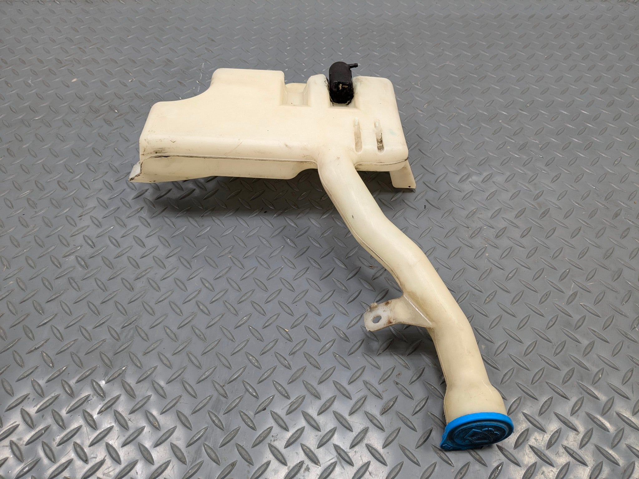 2004 - 2008 OEM ACURA TL WINDSHIELD WASHER BOTTLE TANK RESERVOIR