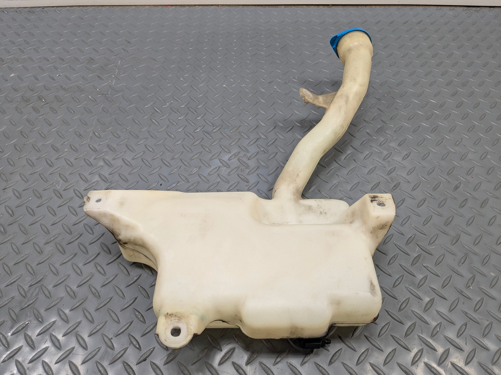 2004 - 2008 OEM ACURA TL WINDSHIELD WASHER BOTTLE TANK RESERVOIR