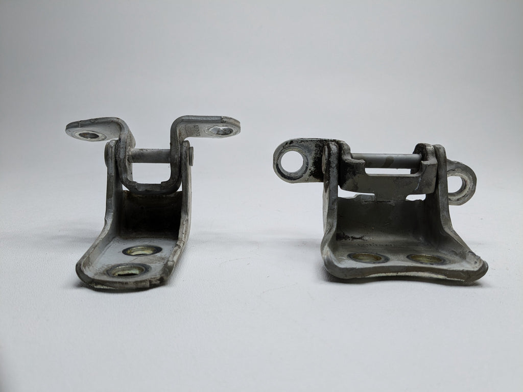 2004 - 2008 OEM ACURA TL FRONT LEFT DRIVER SIDE UPPER AND LOWER DOOR HINGE SET