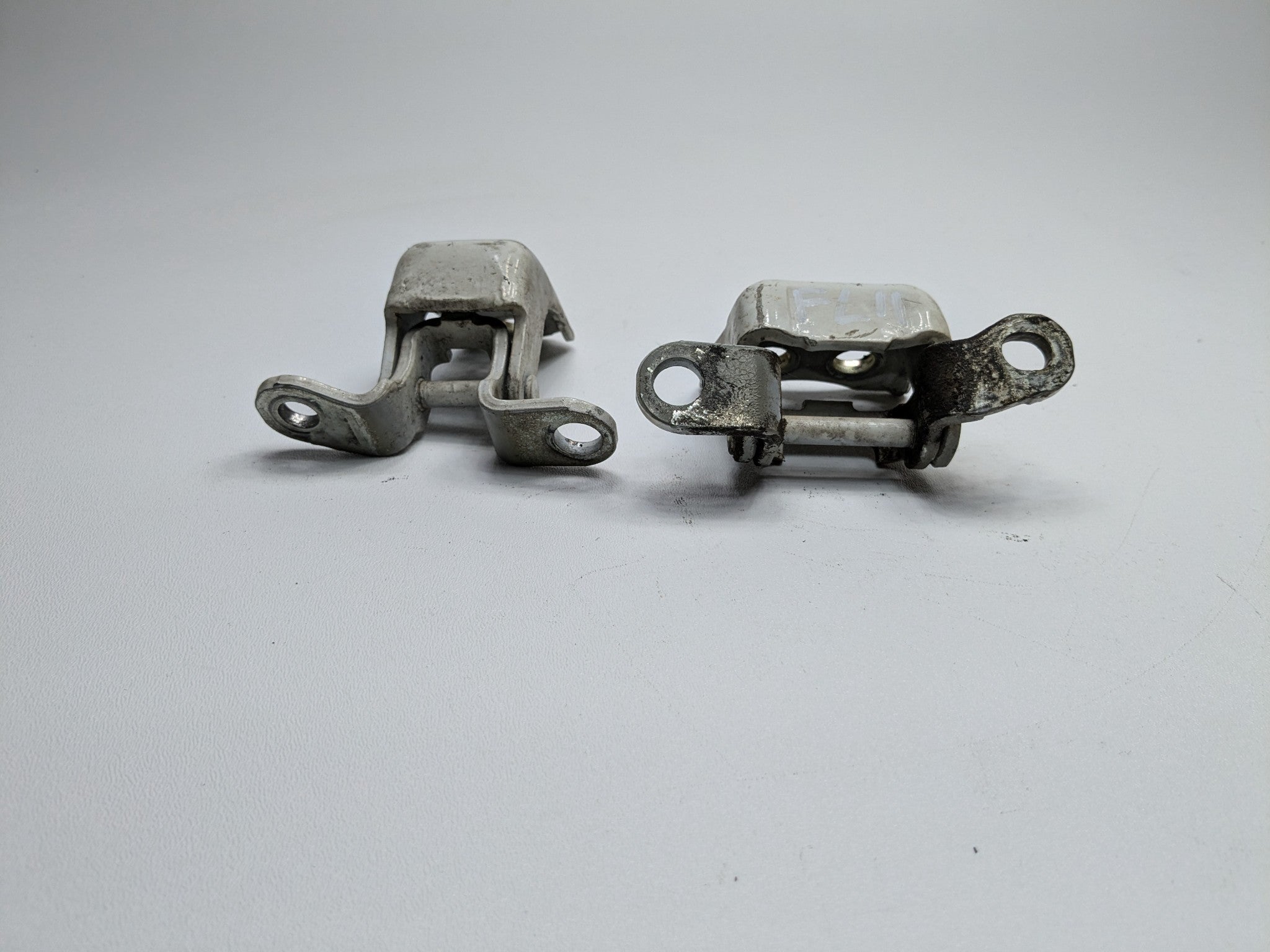 2004 - 2008 OEM ACURA TL FRONT LEFT DRIVER SIDE UPPER AND LOWER DOOR HINGE SET
