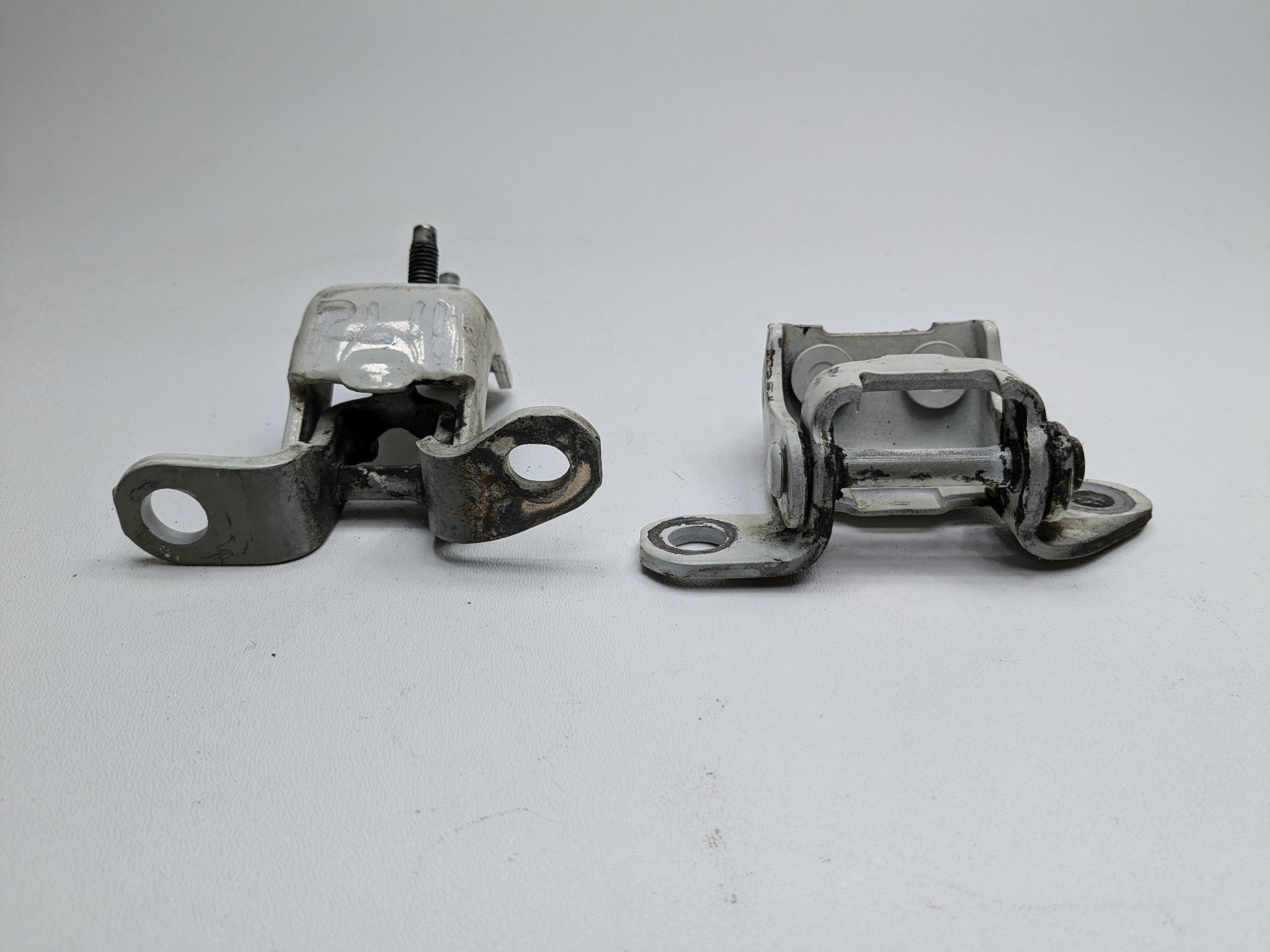 2004 - 2008 OEM ACURA TL REAR LEFT DRIVER SIDE UPPER AND LOWER DOOR HINGE SET