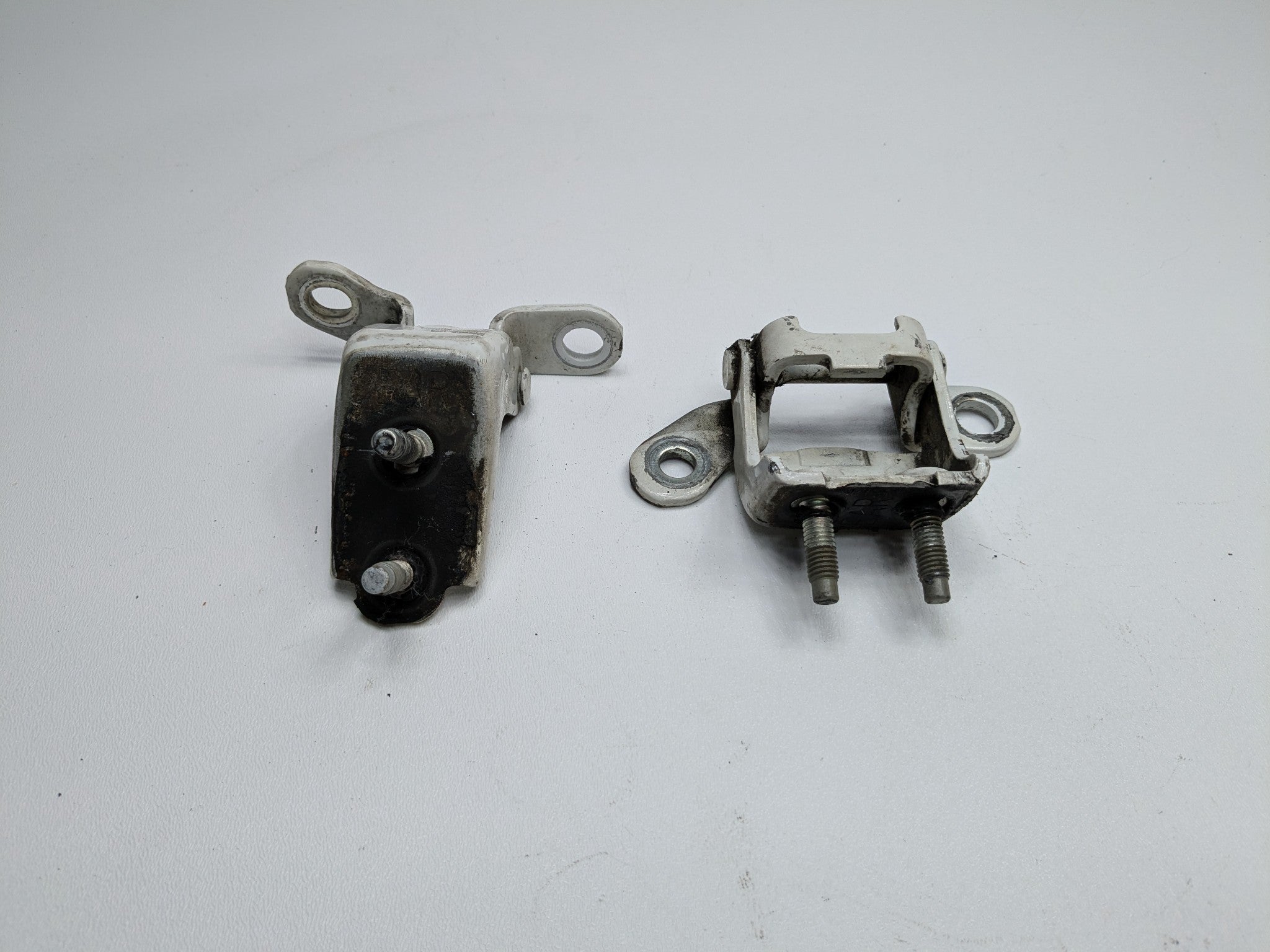 2004 - 2008 OEM ACURA TL REAR LEFT DRIVER SIDE UPPER AND LOWER DOOR HINGE SET