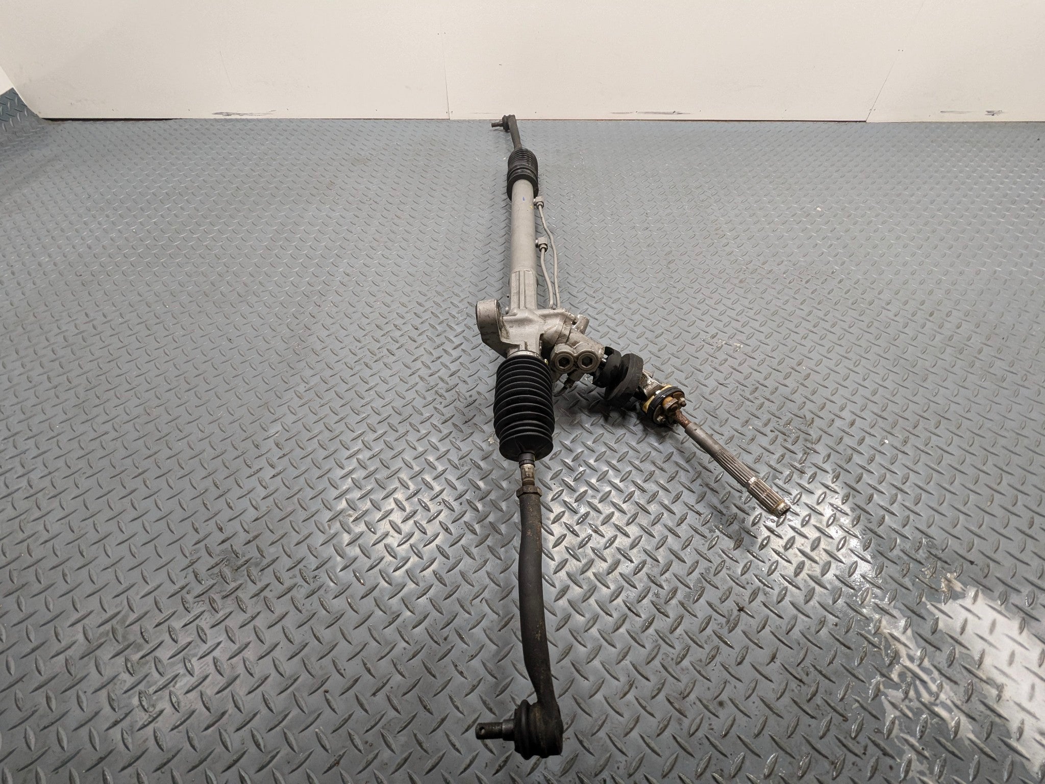 2004 - 2008 ACURA TL POWER STEERING GEAR RACK AND PINION ASSEMBLY