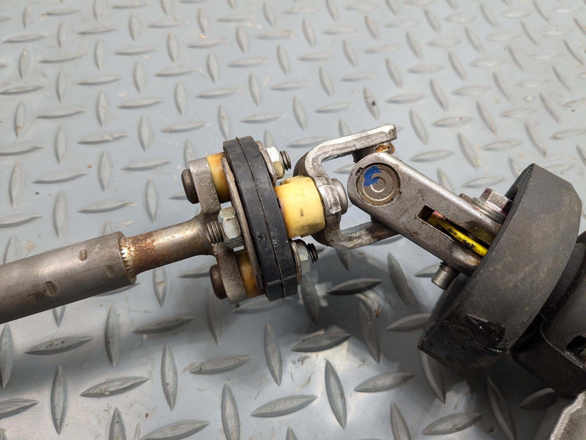 2004 - 2008 ACURA TL POWER STEERING GEAR RACK AND PINION ASSEMBLY