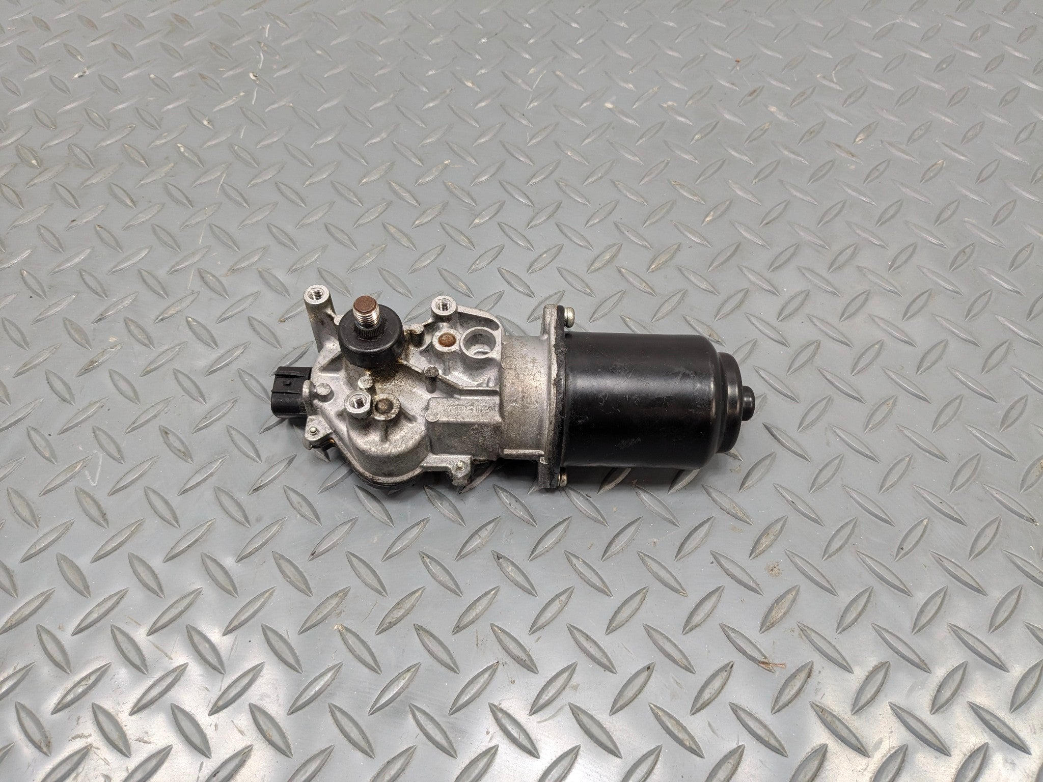 2004 - 2008 OEM ACURA TL FRONT WINDSHIELD WIPER MOTOR ASSEMBLY