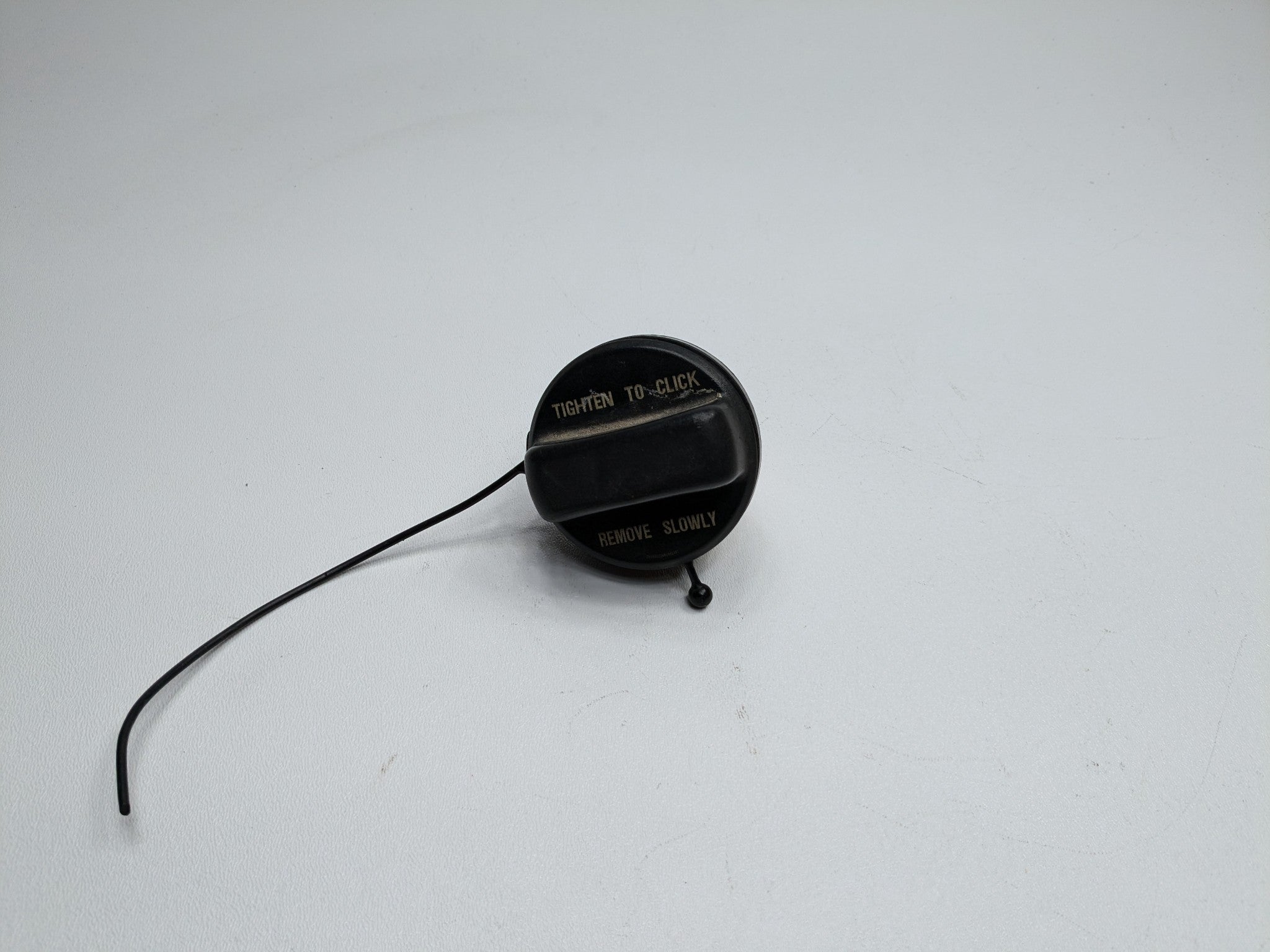 2004 - 2008 OEM ACURA TL FUEL GAS TANK FILLER CAP ASSEMBLY