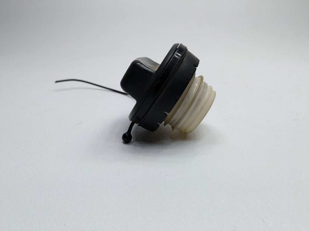 2004 - 2008 OEM ACURA TL FUEL GAS TANK FILLER CAP ASSEMBLY