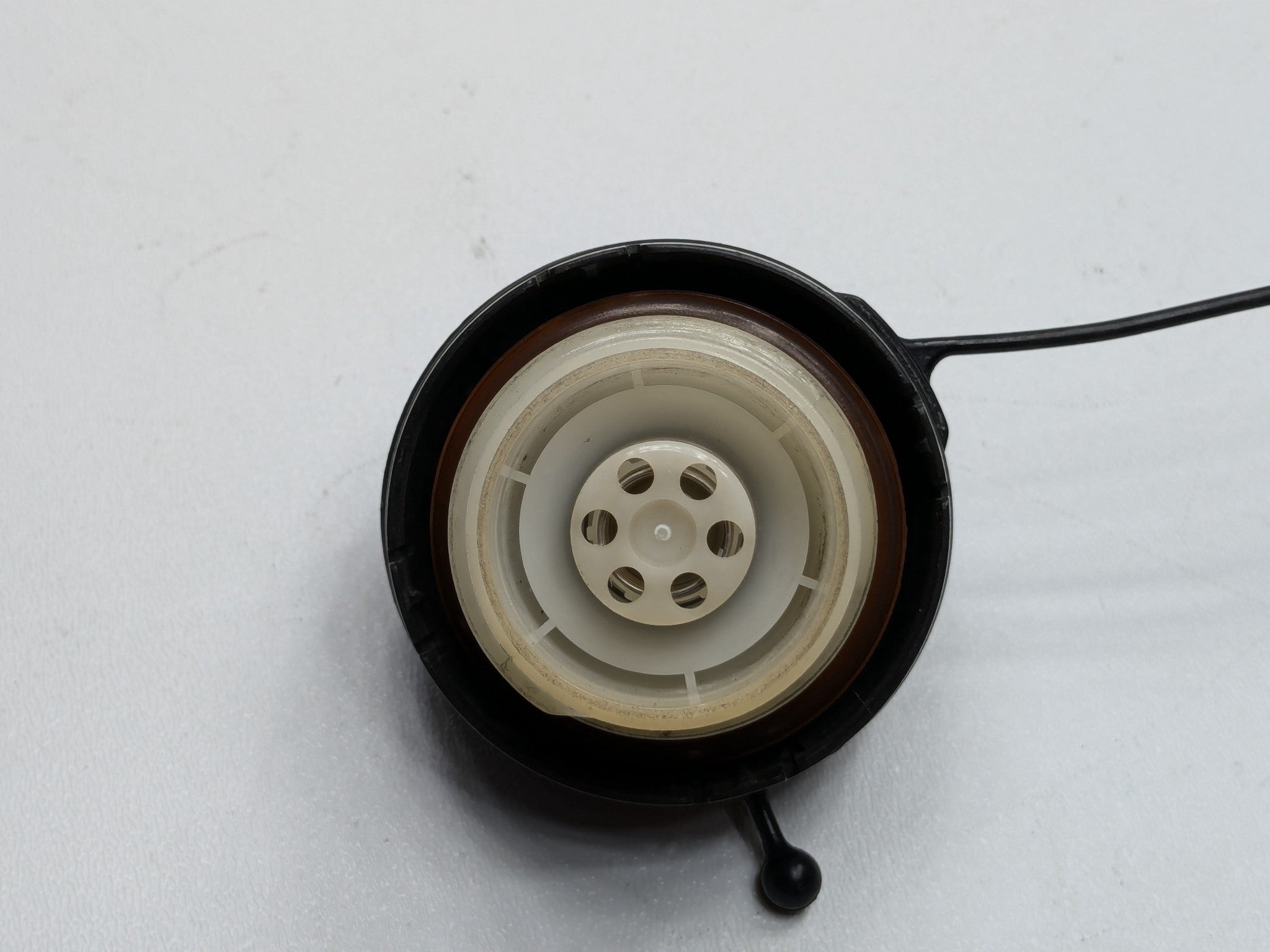 2004 - 2008 OEM ACURA TL FUEL GAS TANK FILLER CAP ASSEMBLY