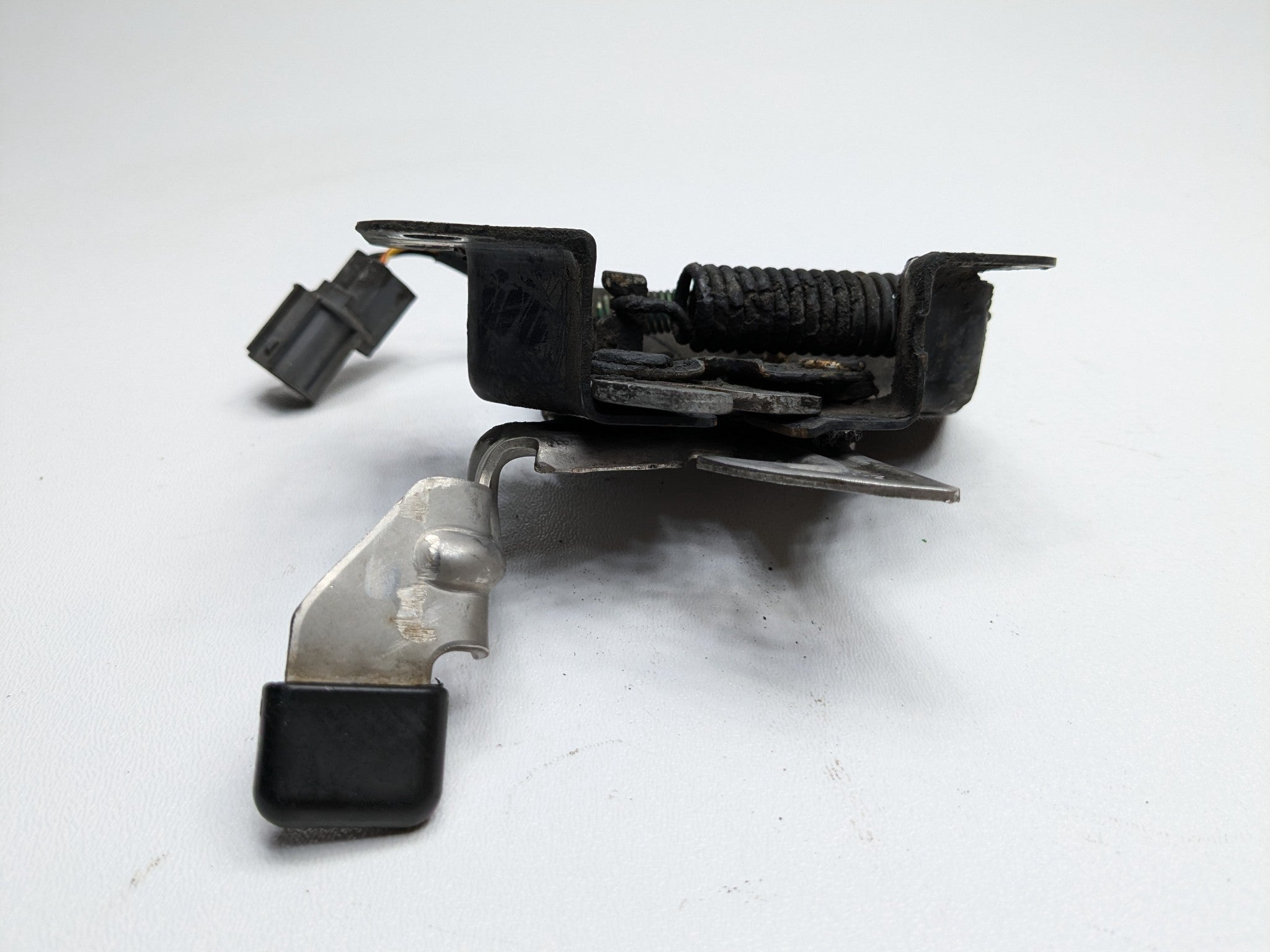 2004 - 2008 OEM ACURA TL FRONT HOOD LOCK LATCH RELEASE ACTUATOR