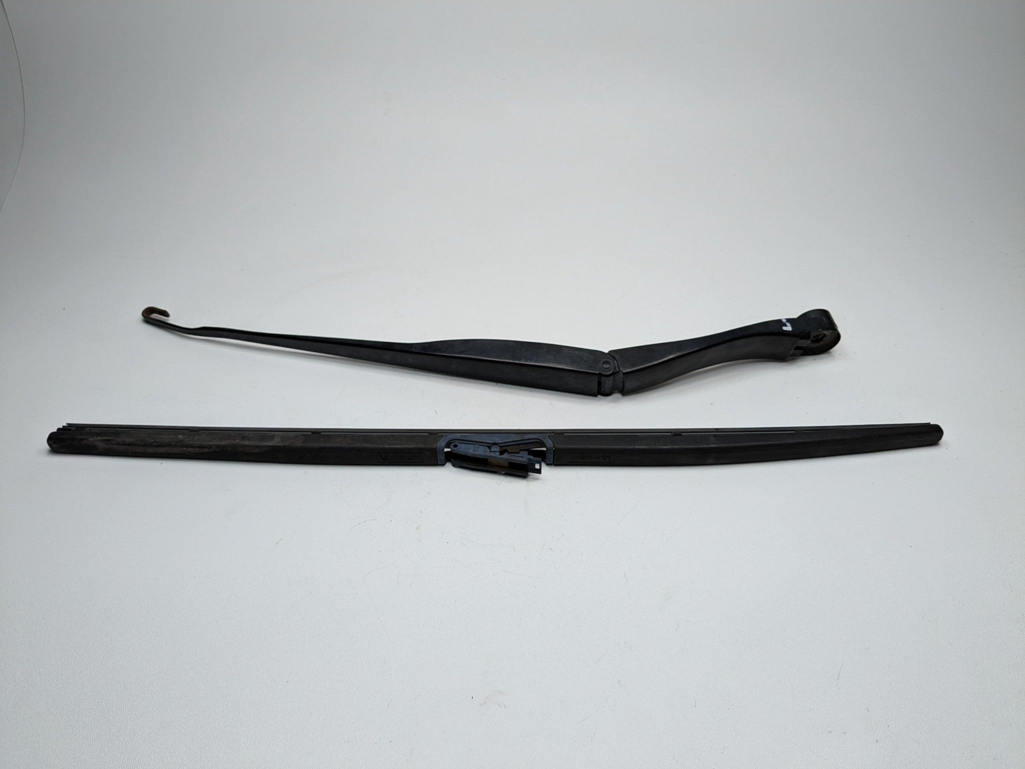 2004 - 2008 OEM ACURA TL FRONT LEFT DRIVER SIDE WINDSHIELD WIPER ARM