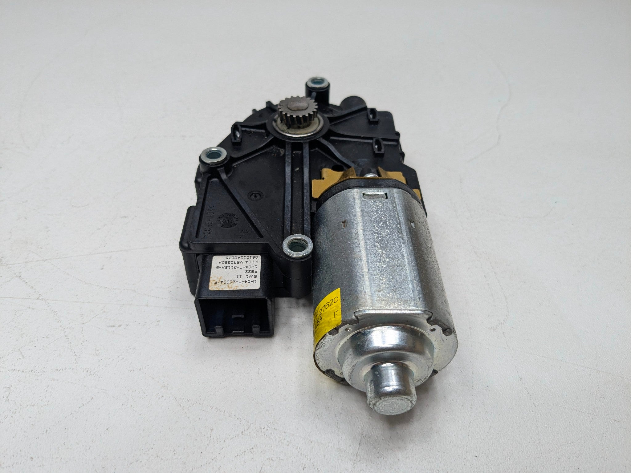 2004 - 2008 OEM ACURA TL SUNROOF SLIDING WINDOW MOTOR ASSEMBLY
