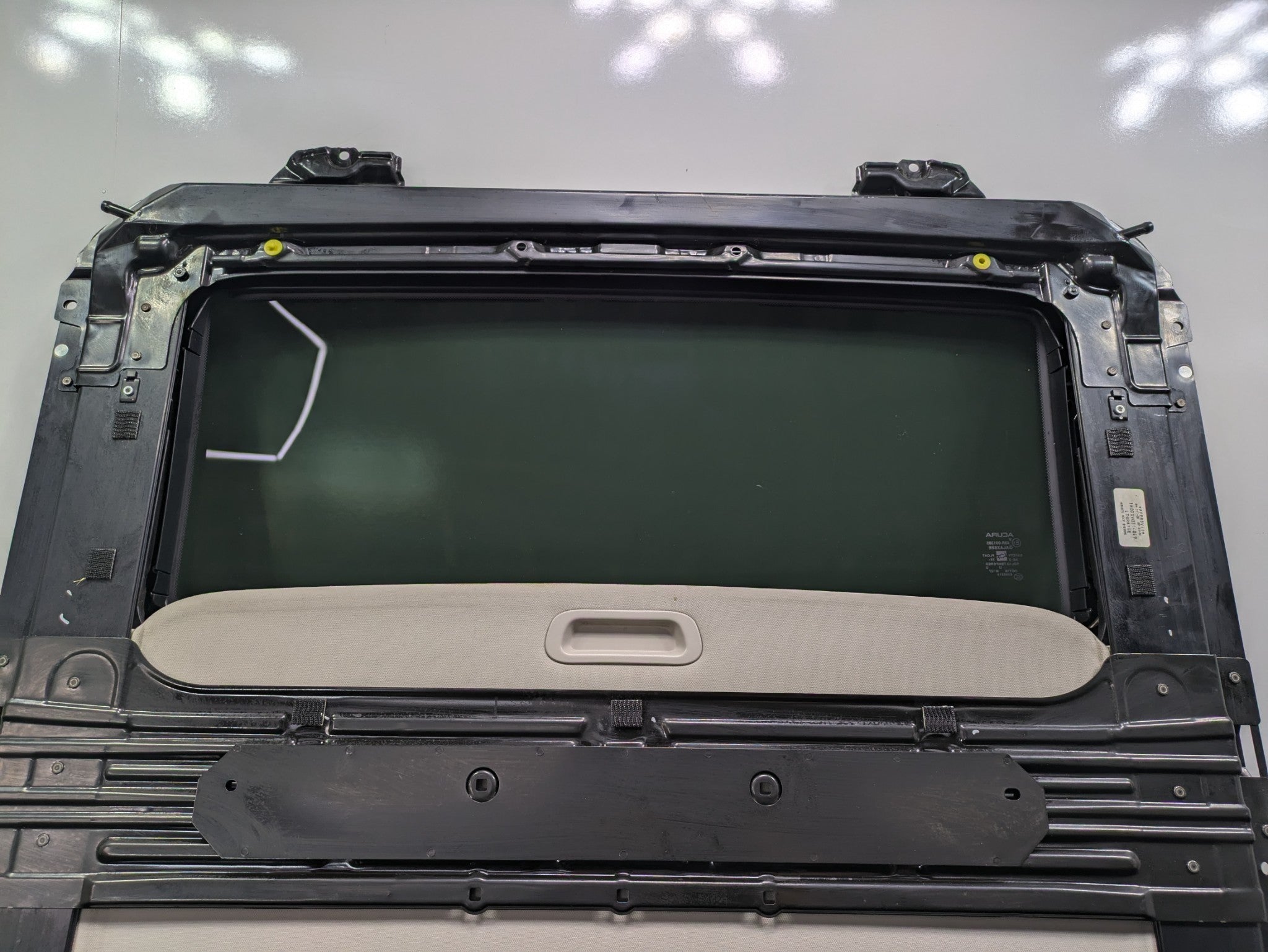 2004 - 2008 OEM ACURA TL UPPER OVERHEAD SUN ROOF GLASS TRACK FRAME ASSEMBLY