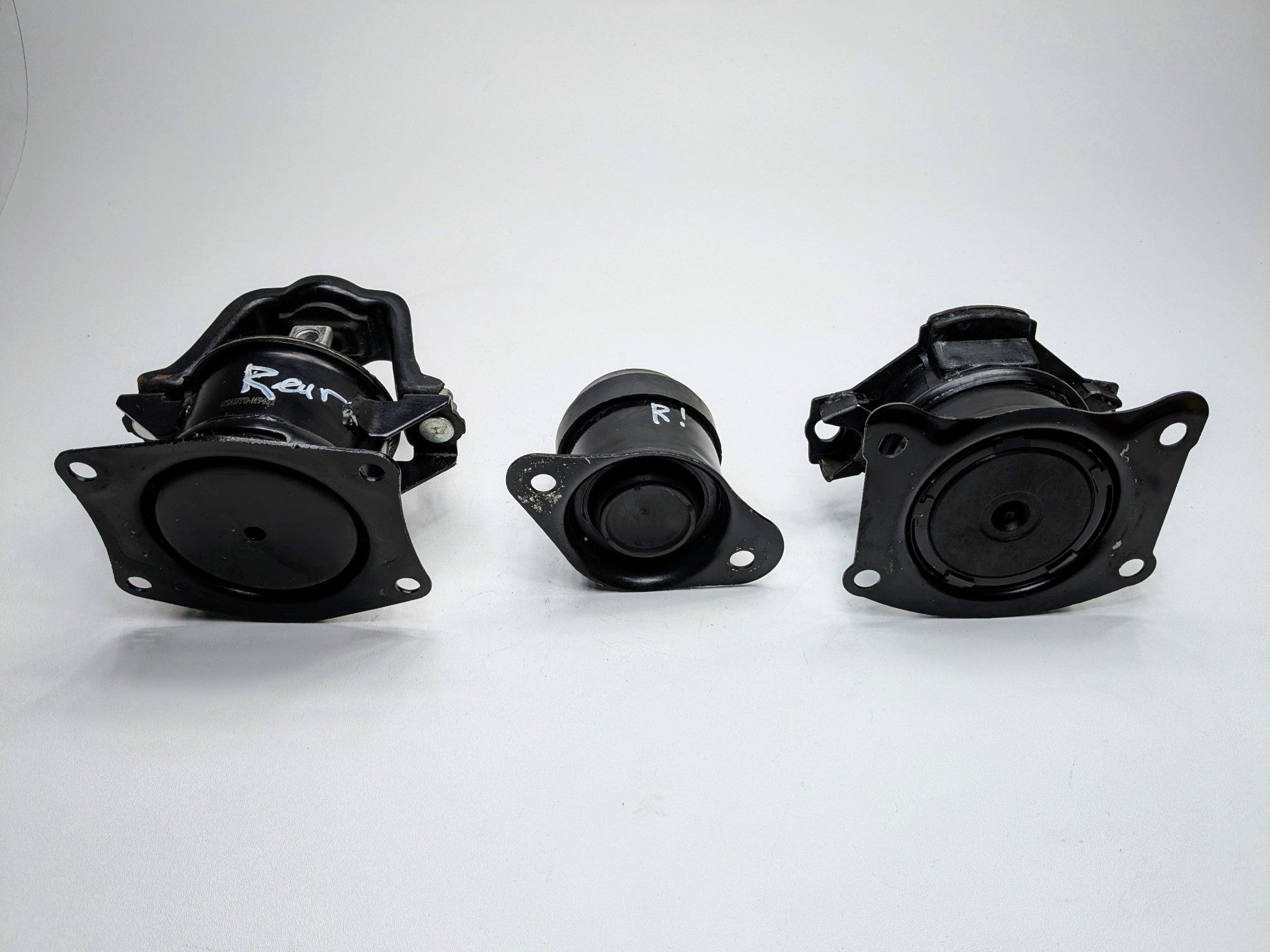 2004 - 2008 OEM ACURA TL FRONT AND REAR ENGINE MOTOR MOUNT RUBBER SET OF 3