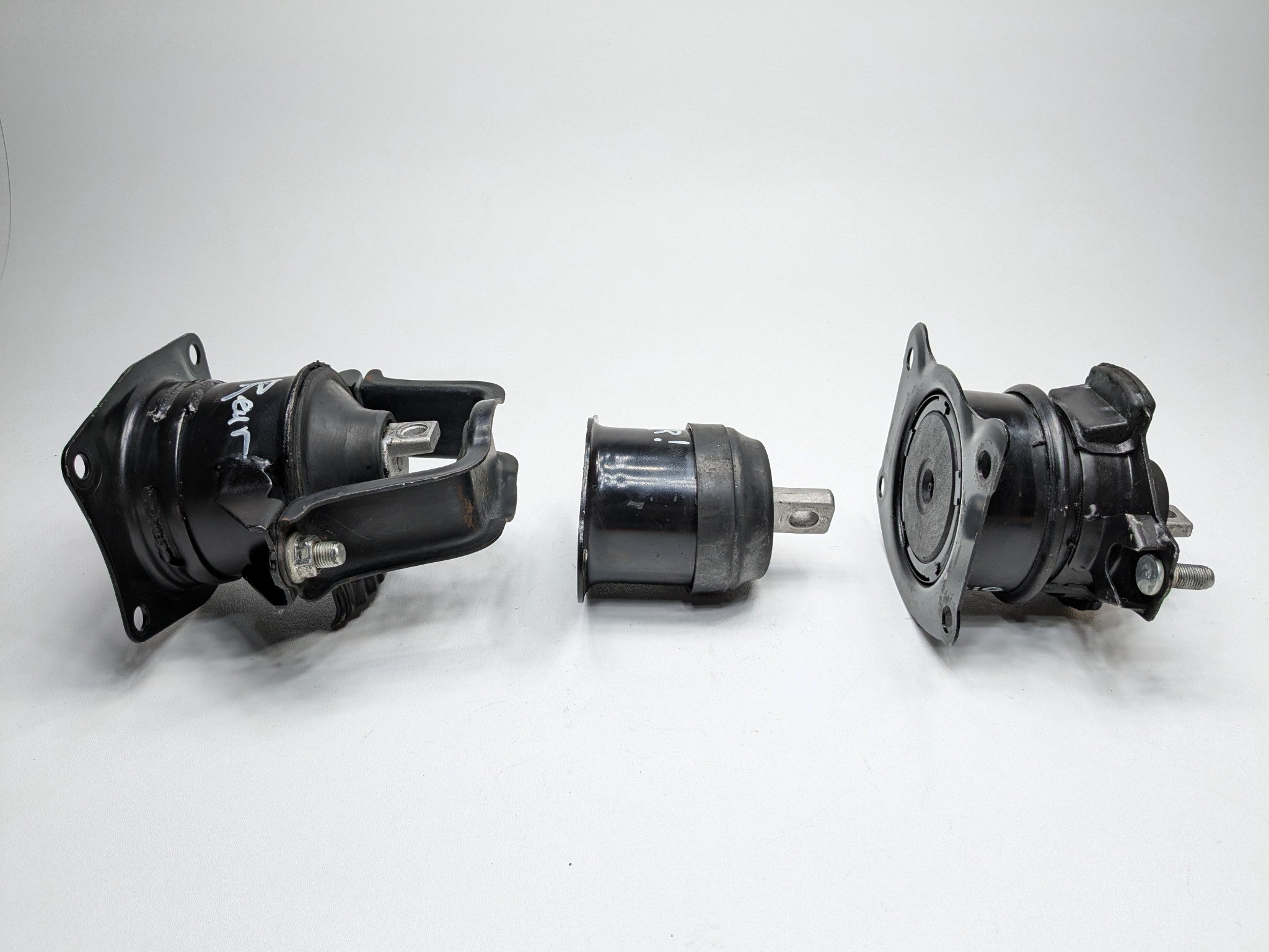 2004 - 2008 OEM ACURA TL FRONT AND REAR ENGINE MOTOR MOUNT RUBBER SET OF 3