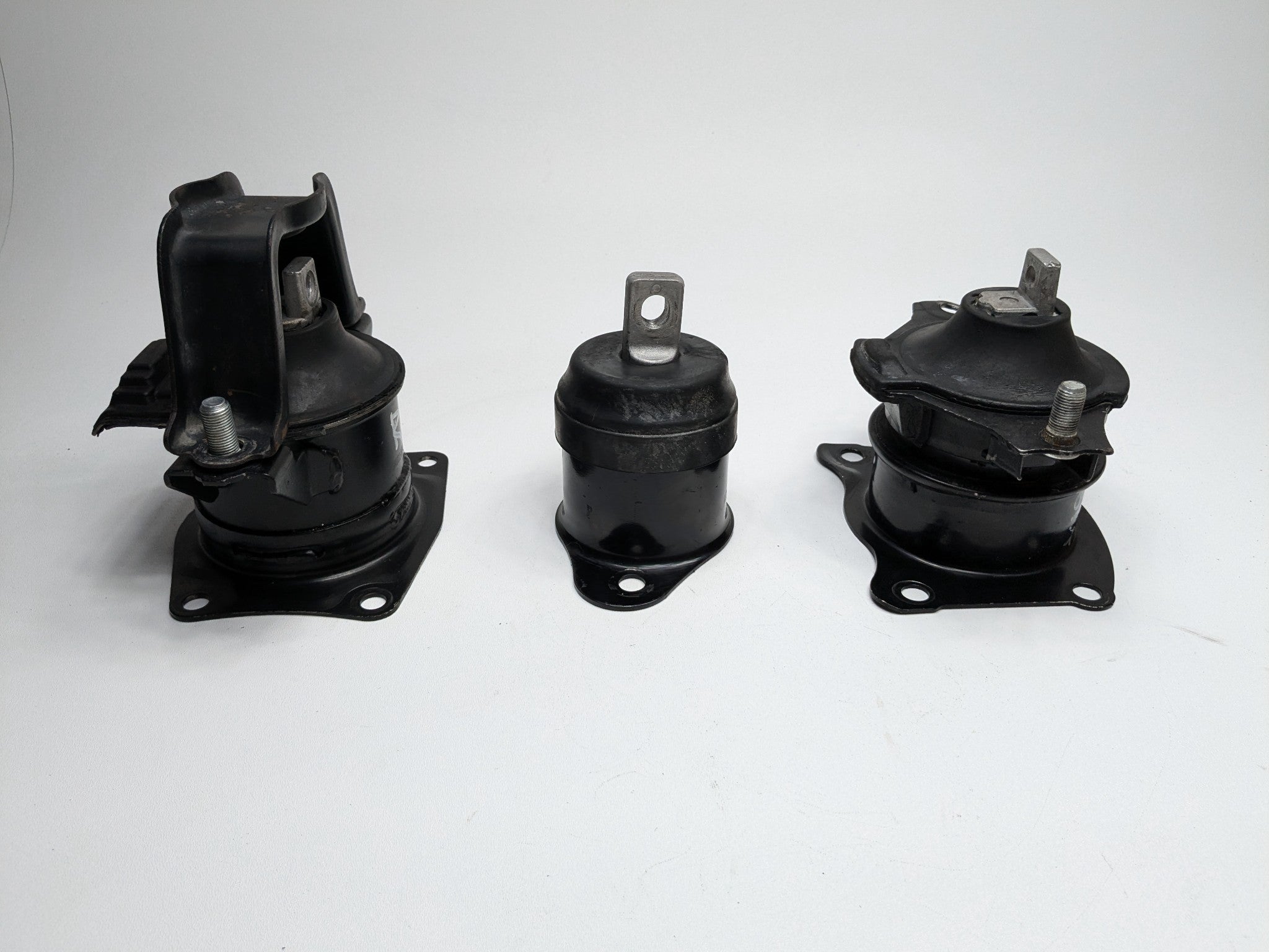 2004 - 2008 OEM ACURA TL FRONT AND REAR ENGINE MOTOR MOUNT RUBBER SET OF 3