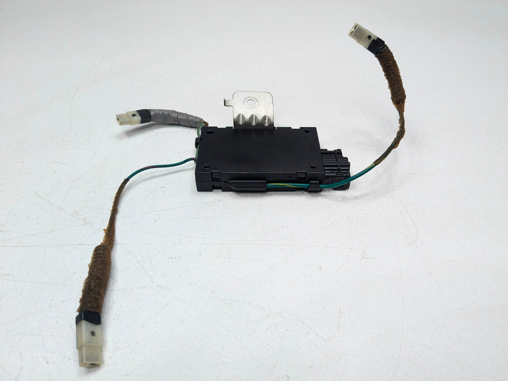 2004 - 2008 OEM ACURA TL FM RADIO ANTENNA CONTROL MODULE