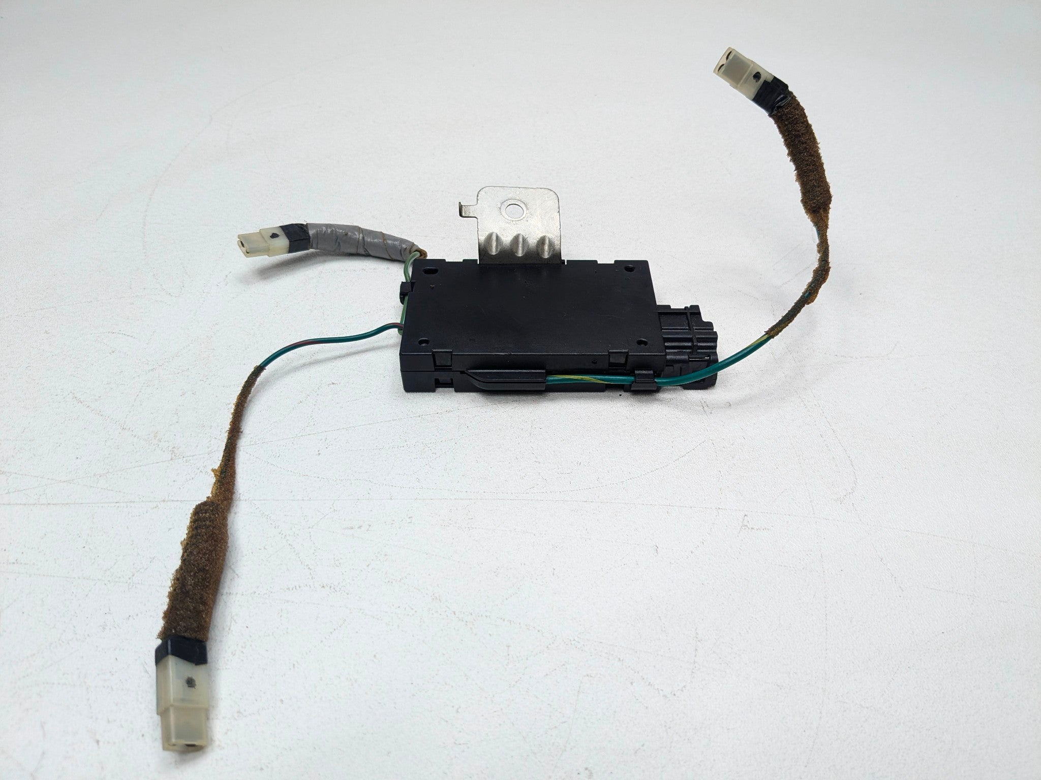 2004 - 2008 OEM ACURA TL FM RADIO ANTENNA CONTROL MODULE