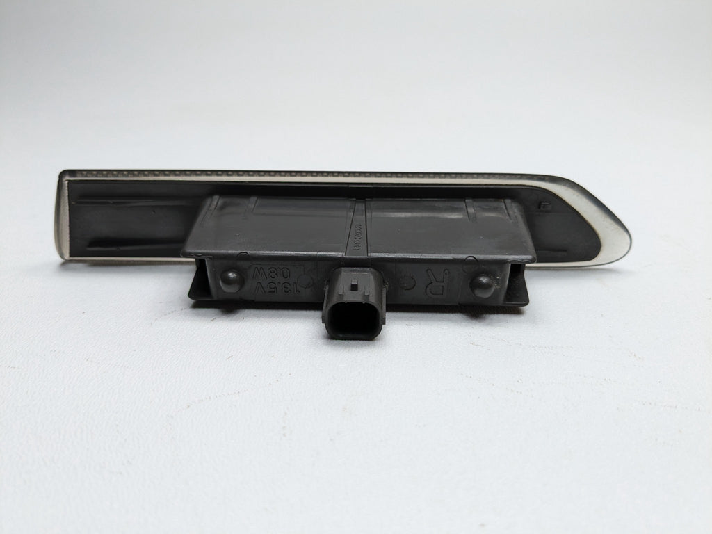 2004 - 2008 OEM ACURA TL FRONT PASSENGER RIGHT SIDE MARKER LIGHT LAMP