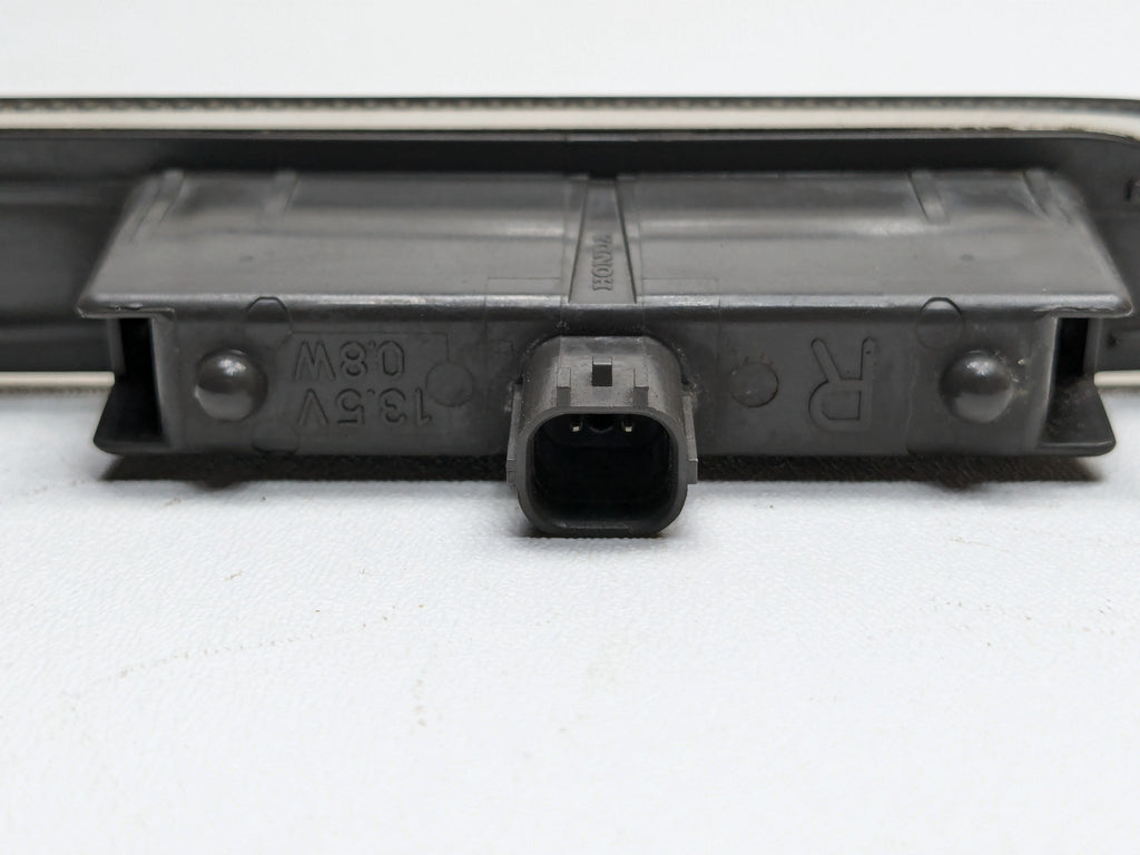 2004 - 2008 OEM ACURA TL FRONT PASSENGER RIGHT SIDE MARKER LIGHT LAMP