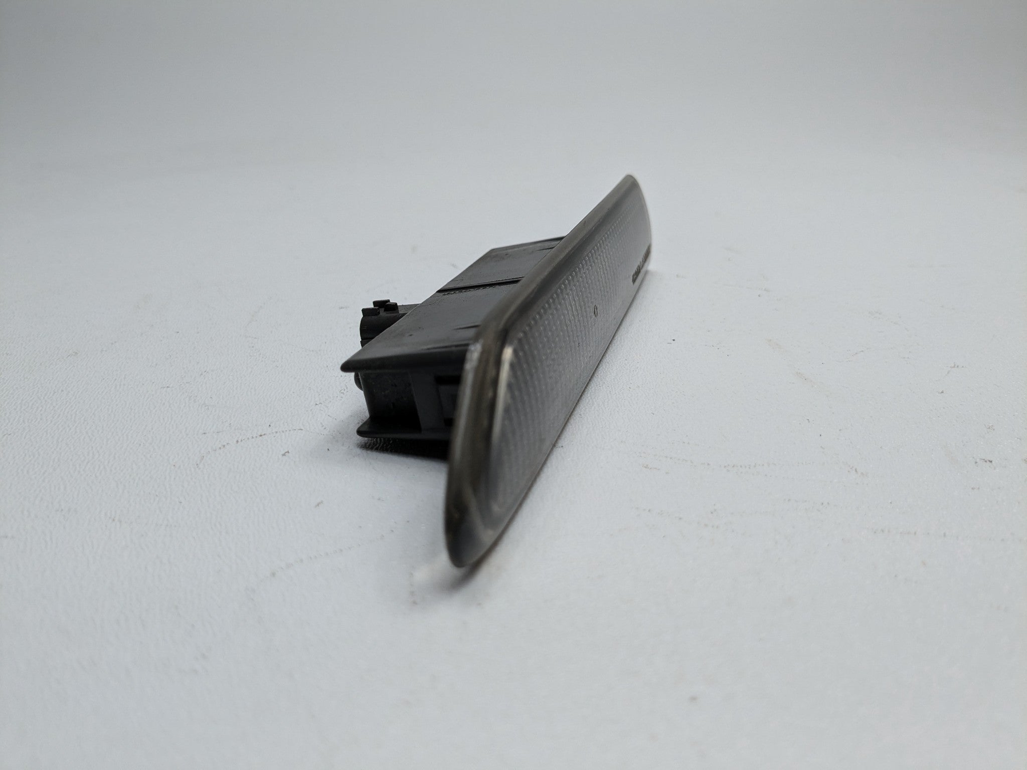 2004 - 2008 OEM ACURA TL FRONT PASSENGER RIGHT SIDE MARKER LIGHT LAMP
