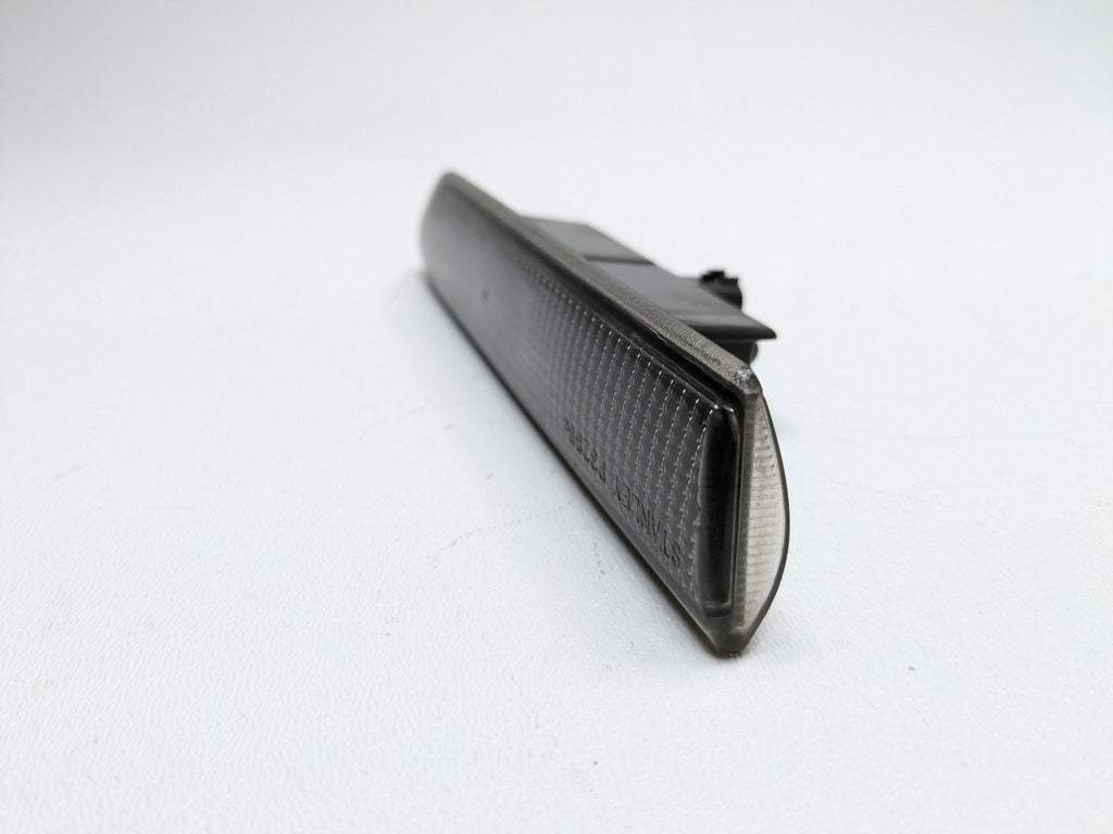 2004 - 2008 OEM ACURA TL FRONT PASSENGER RIGHT SIDE MARKER LIGHT LAMP