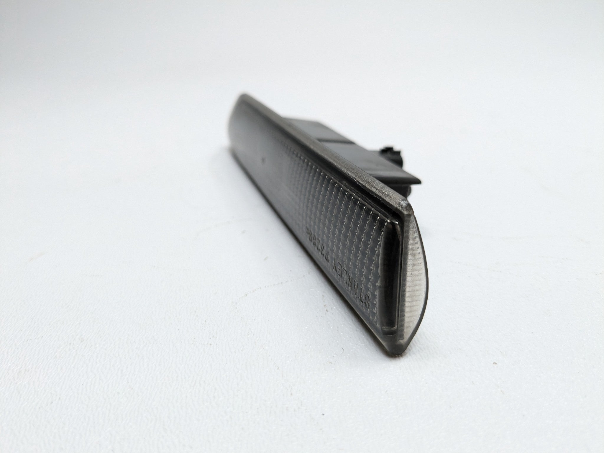 2004 - 2008 OEM ACURA TL FRONT PASSENGER RIGHT SIDE MARKER LIGHT LAMP