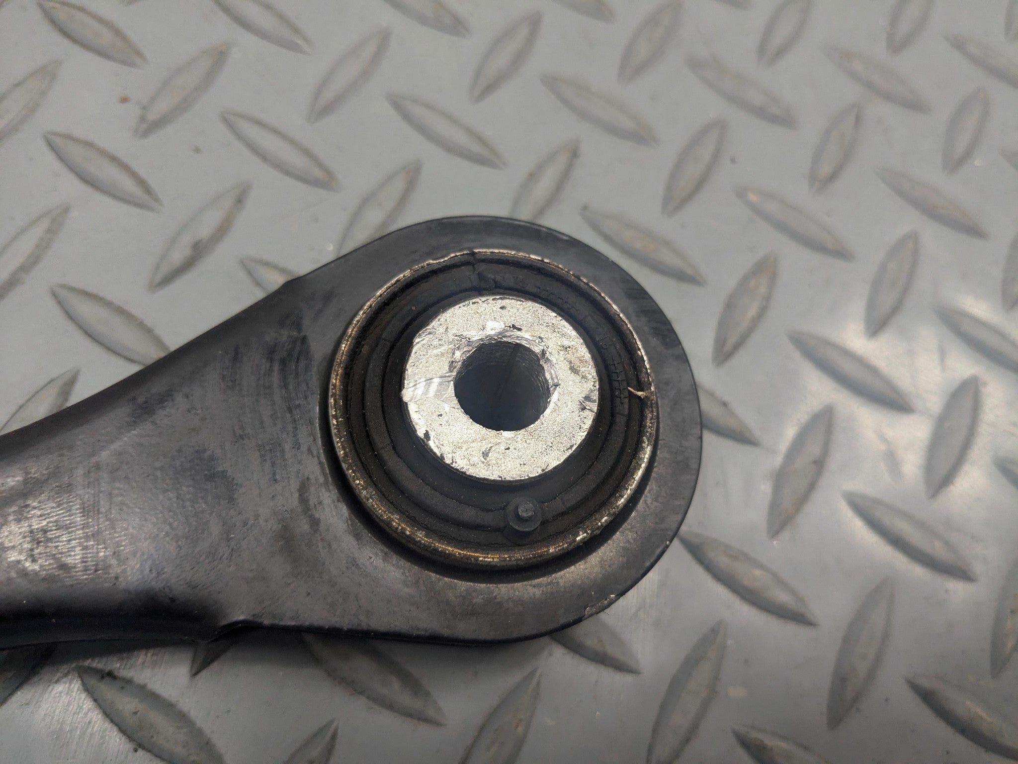 2008 - 2011 OEM AUDI A4 REAR RIGHT PASSENGER SIDE LOWER CONTROL ARM
