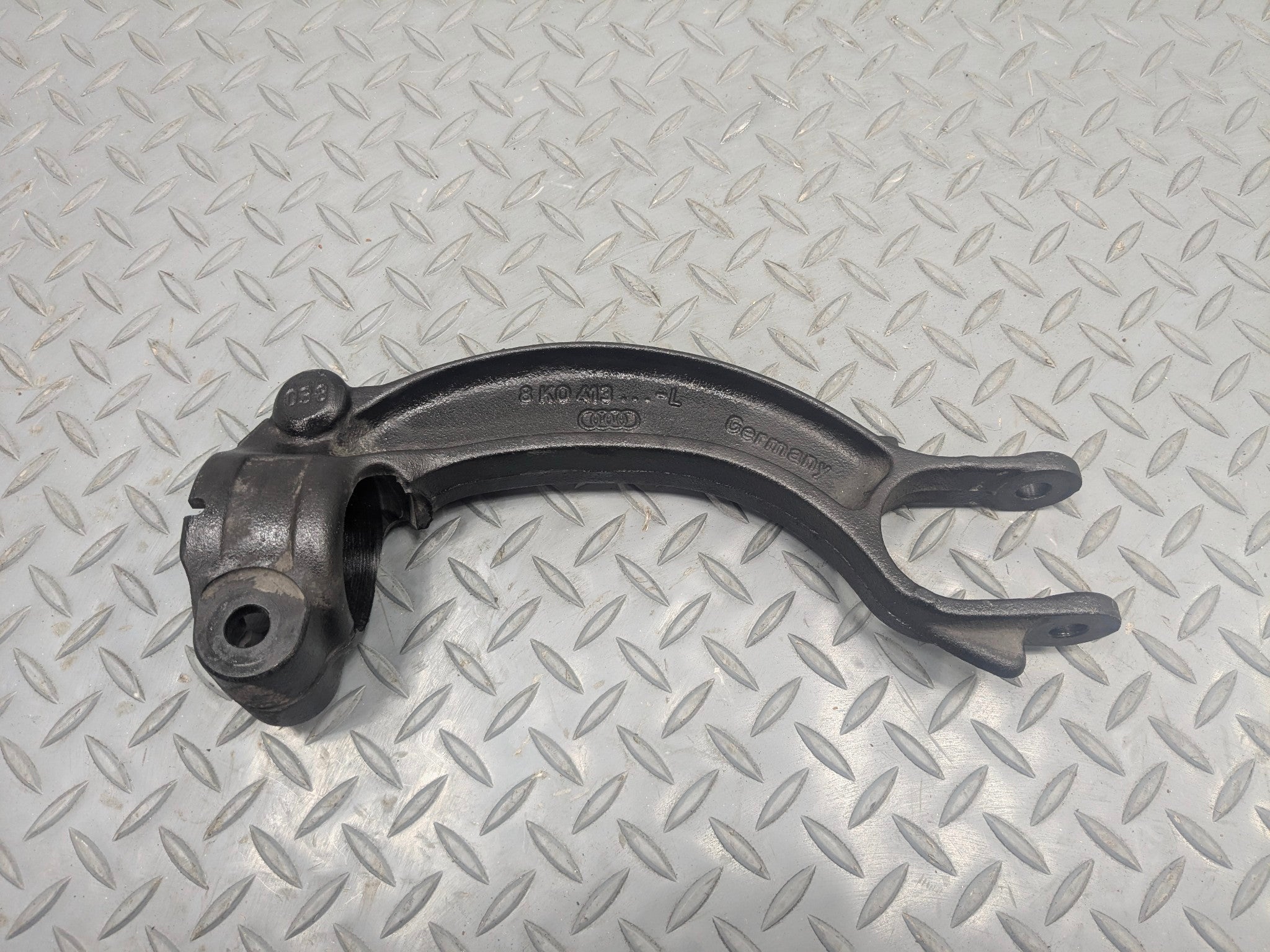 2008 - 2011 OEM AUDI A4 FRONT RIGHT PASSENGER SIDE SHOCK ABSORBER MOUNT