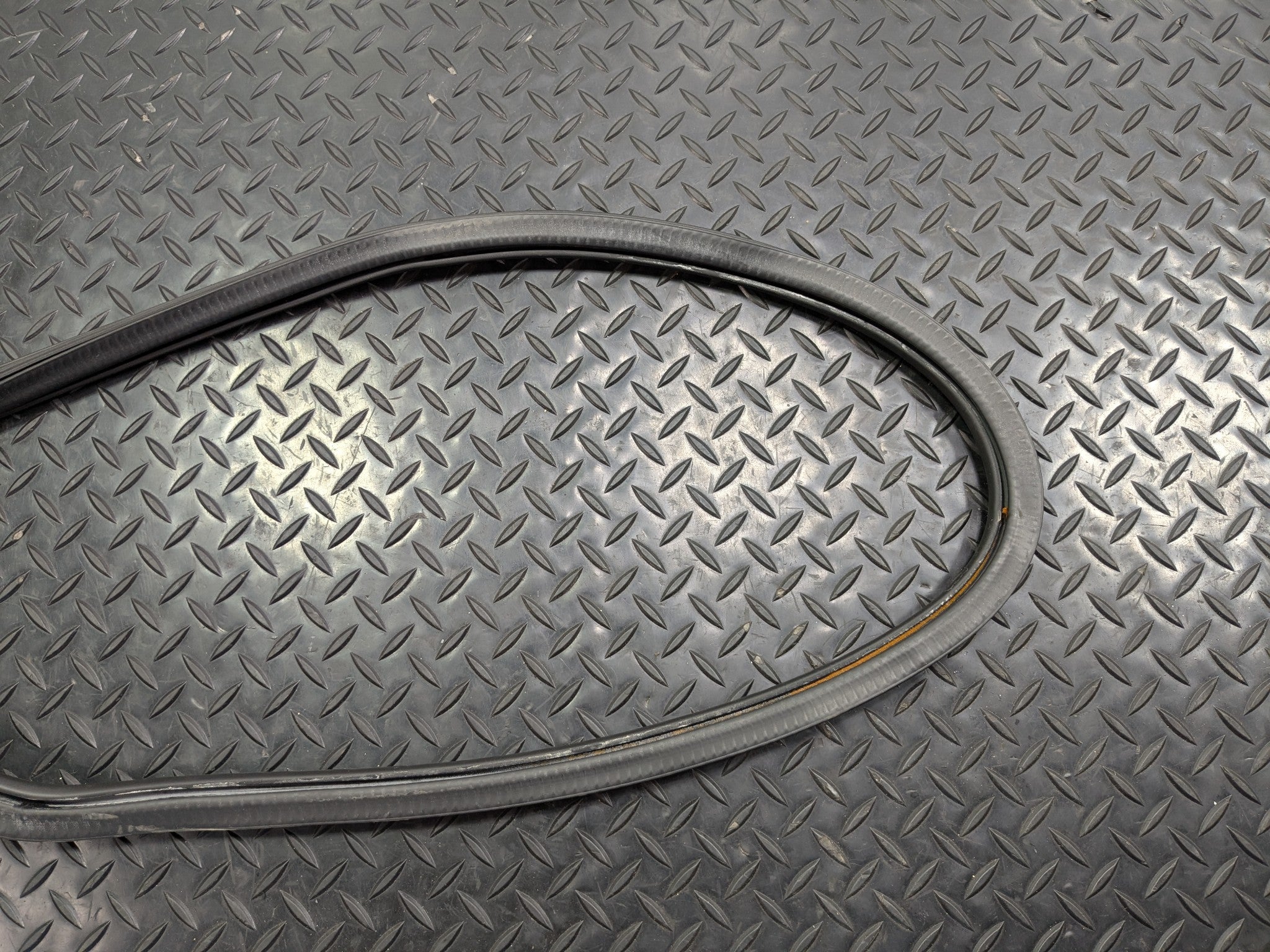 2008 - 2011 OEM AUDI A4 REAR RIGHT DOOR SEAL WEATHER STRIPPING RUBBER
