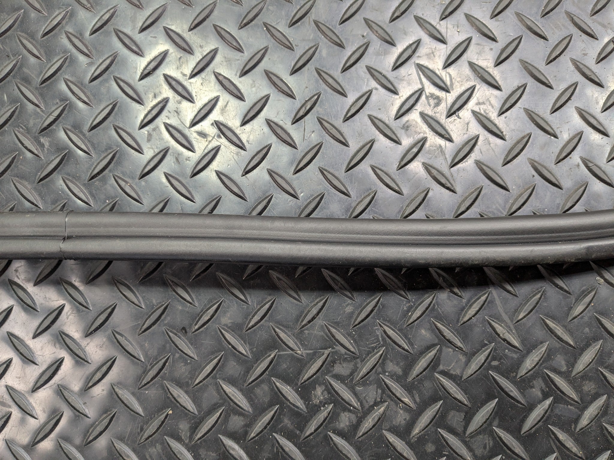 2008 - 2011 OEM AUDI A4 REAR RIGHT DOOR SEAL WEATHER STRIPPING RUBBER