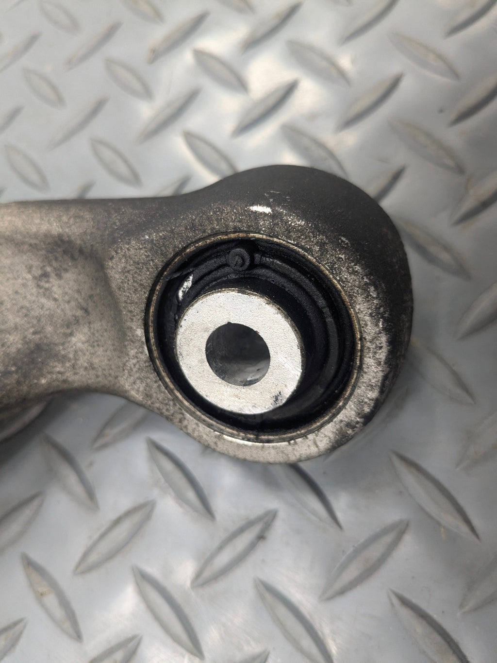 2008 - 2011 OEM AUDI A4 REAR RIGHT PASSENGER SIDE UPPER CONTROL ARM