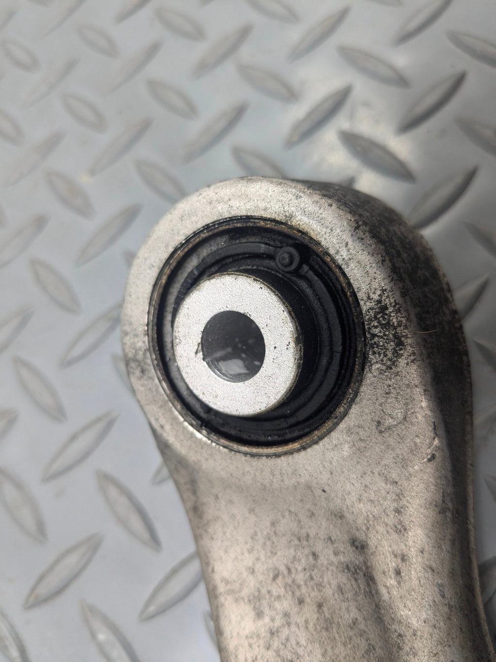 2008 - 2011 OEM AUDI A4 REAR RIGHT PASSENGER SIDE UPPER CONTROL ARM