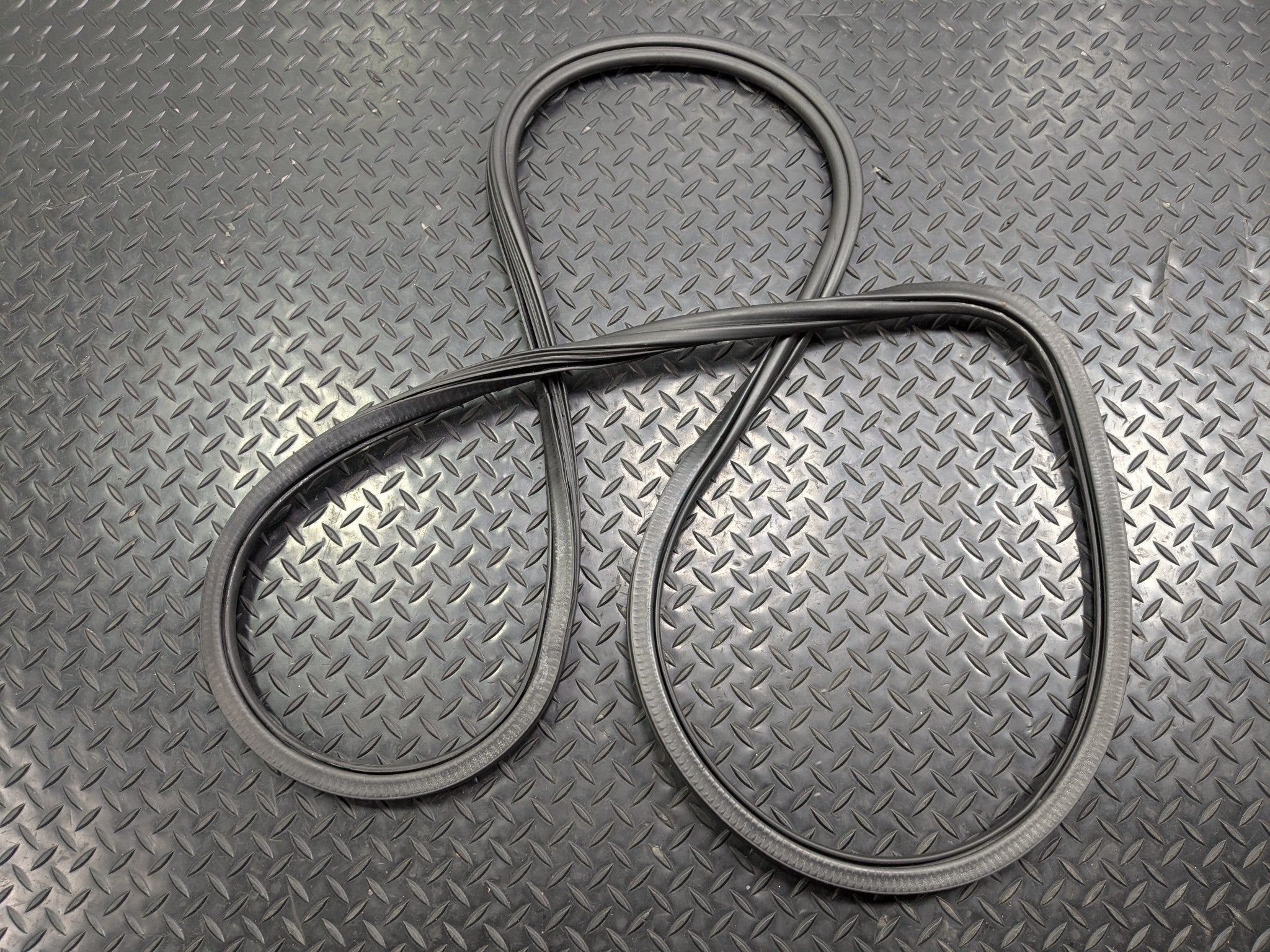 2008 - 2011 OEM AUDI A4 FRONT RIGHT DOOR SEAL WEATHER STRIPPING RUBBER