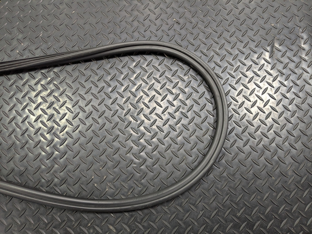 2008 - 2011 OEM AUDI A4 FRONT RIGHT DOOR SEAL WEATHER STRIPPING RUBBER