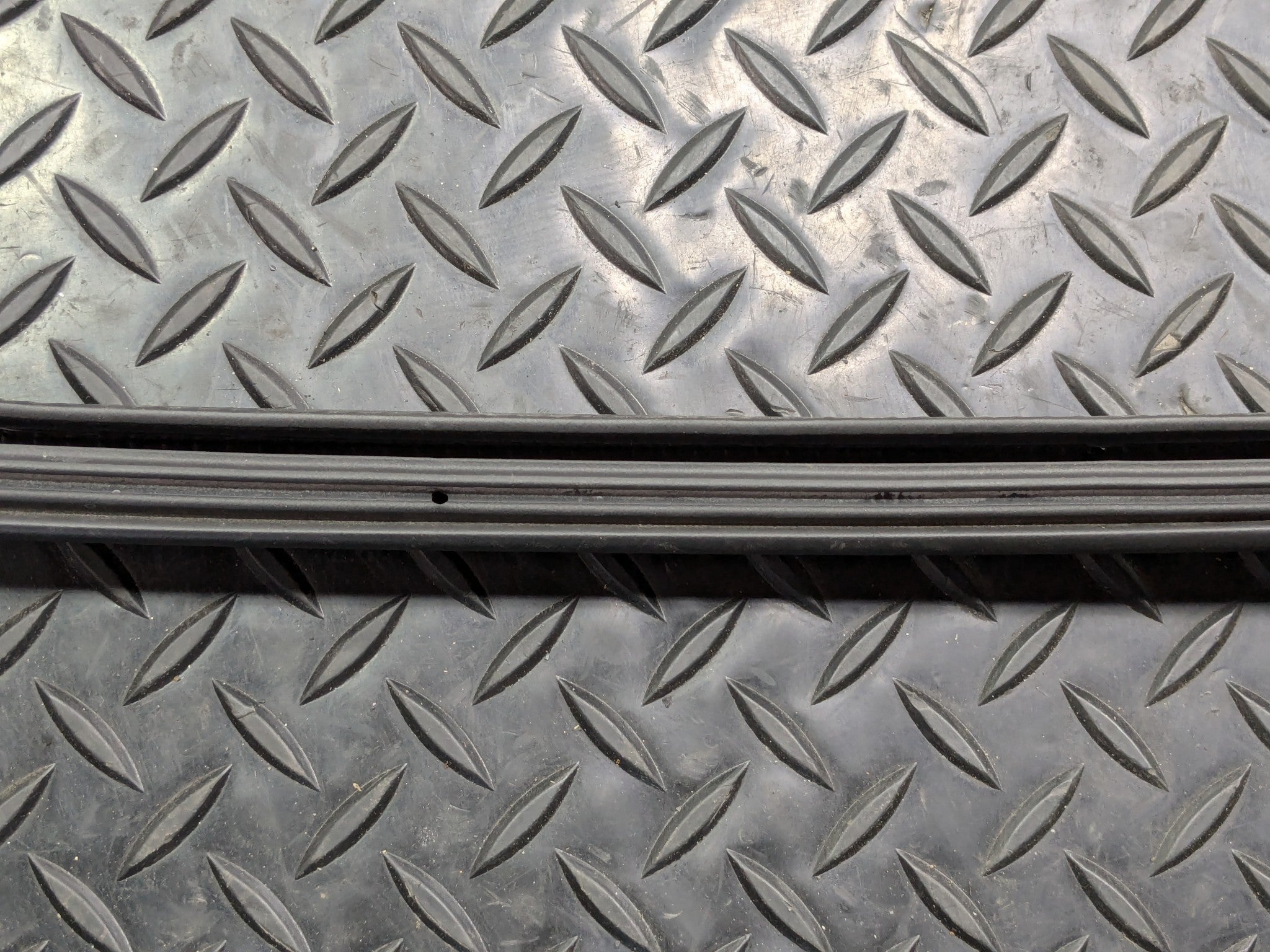 2008 - 2011 OEM AUDI A4 FRONT RIGHT DOOR SEAL WEATHER STRIPPING RUBBER
