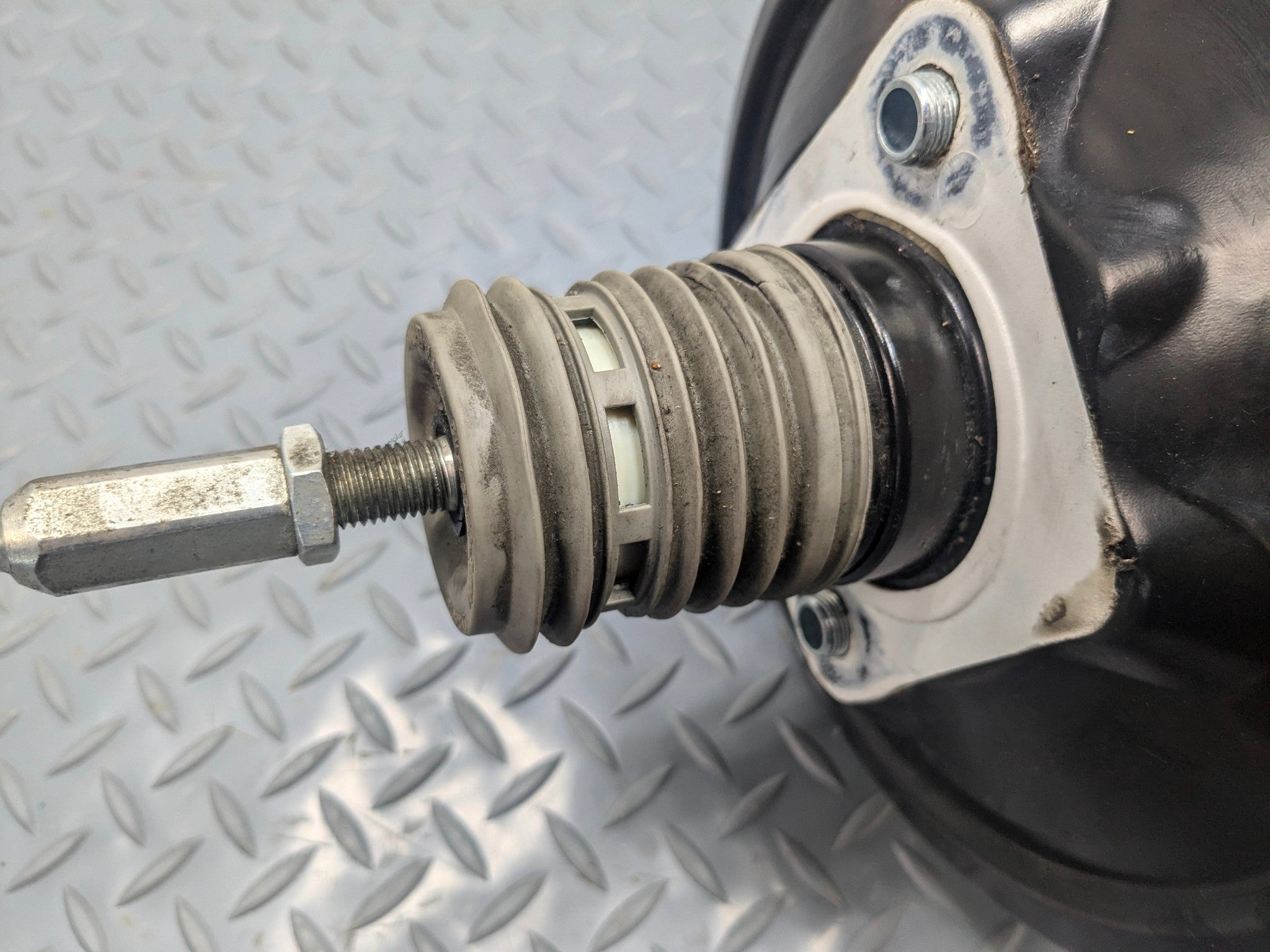 2008 - 2011 OEM AUDI A4 POWER BRAKE BOOSTER ASSEMBLY