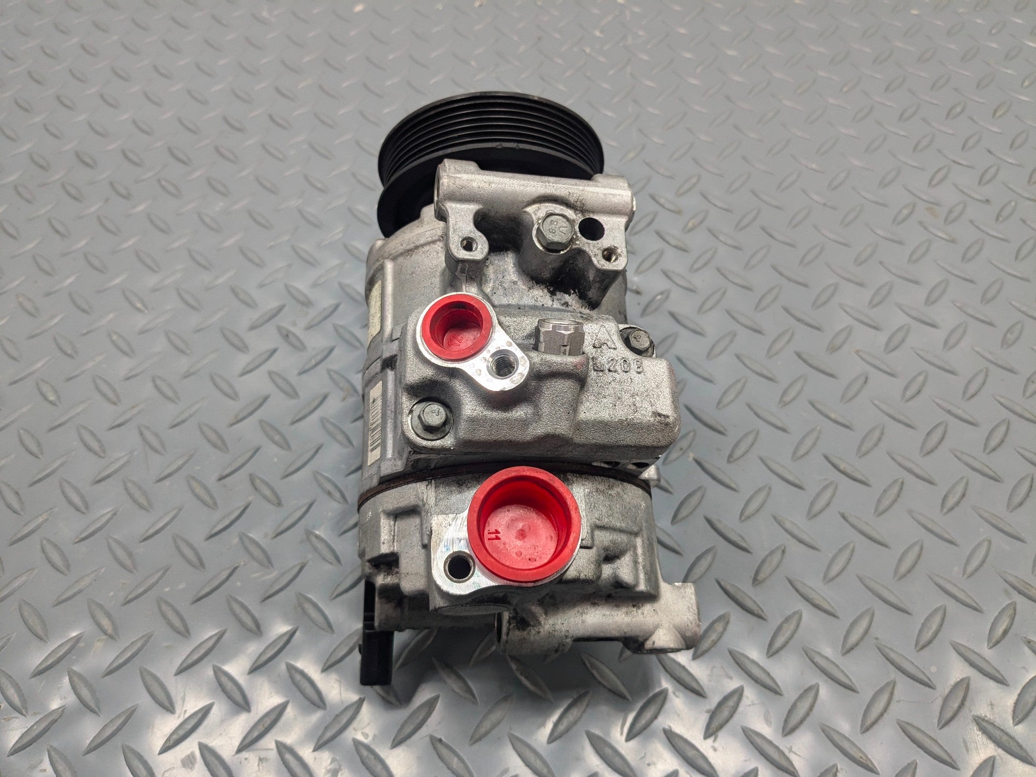 2008 - 2011 OEM AUDI A4 A/C AIR CONDITION COMPRESSOR PUMP MOTOR