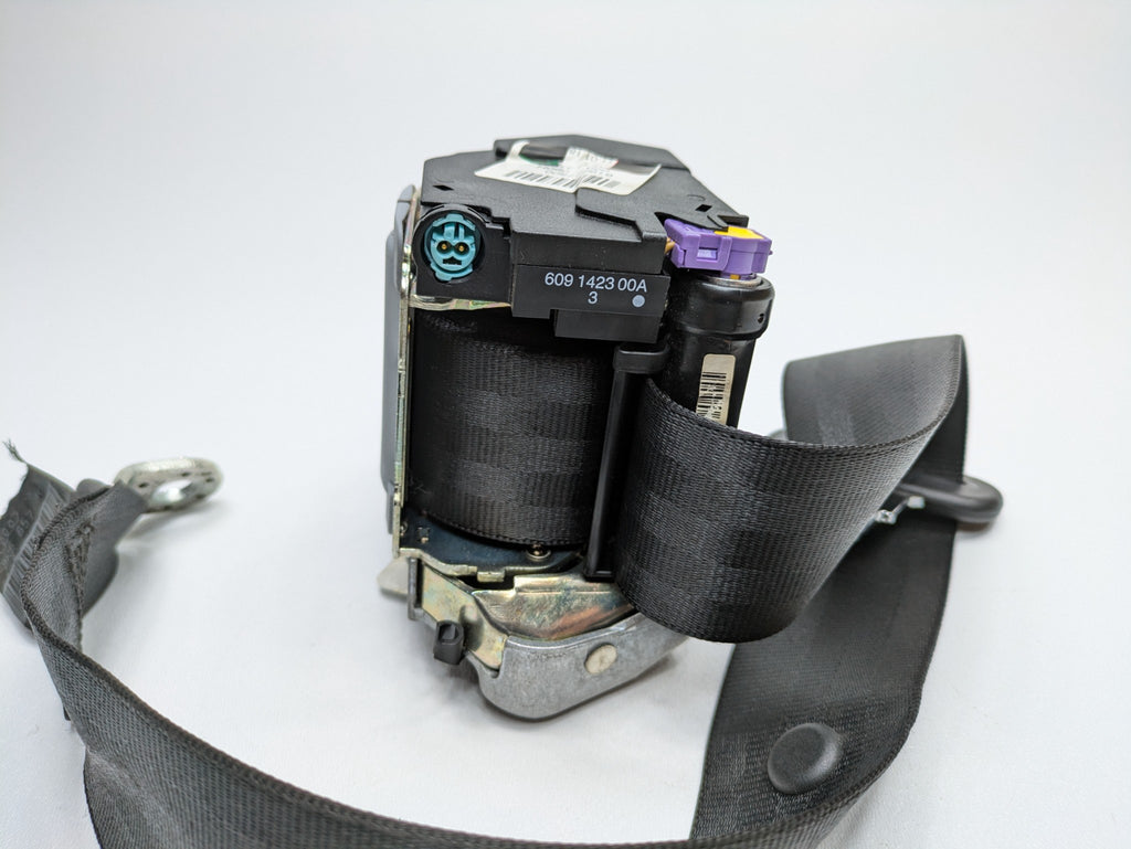 2008 - 2011 OEM AUDI A4 REAR CENTER PASSENGER SIDE SEAT BELT RETRACTOR ASSEMBLY
