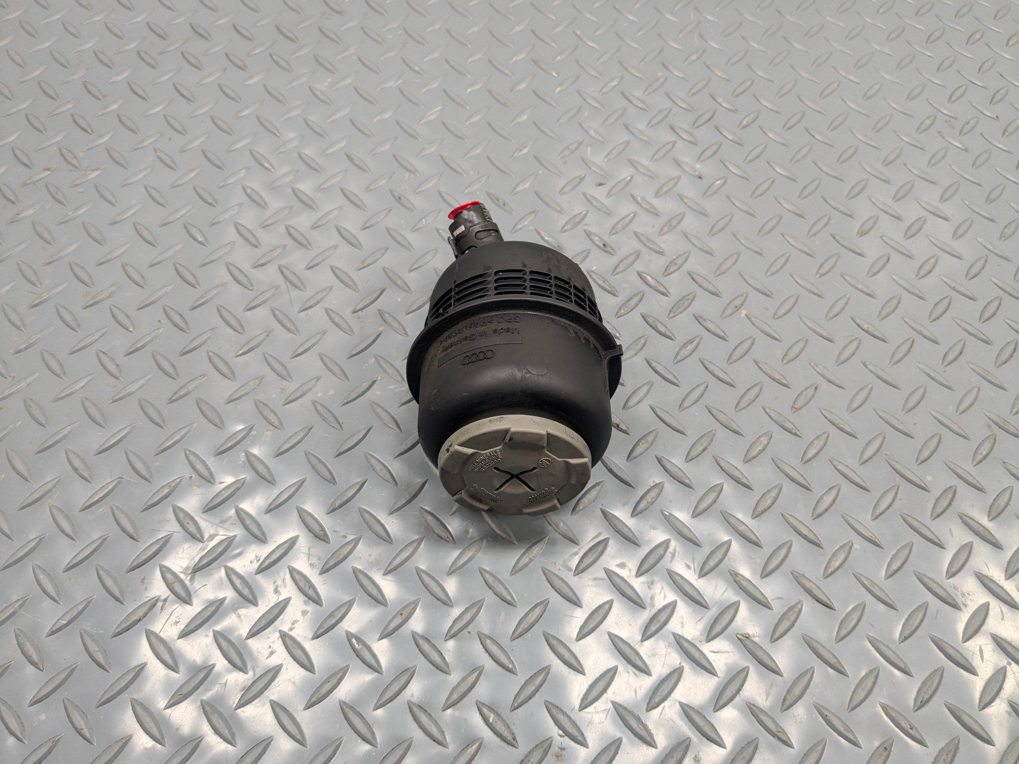 2008 - 2011 OEM AUDI A4 POWER STEERING RESERVOIR TANK BOTTLE PLASTIC