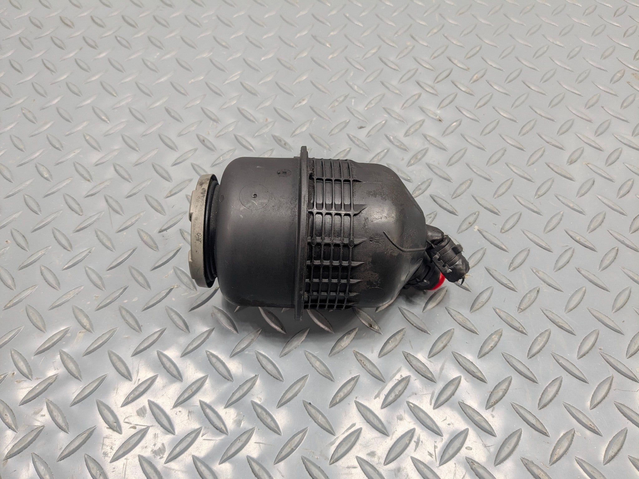 2008 - 2011 OEM AUDI A4 POWER STEERING RESERVOIR TANK BOTTLE PLASTIC