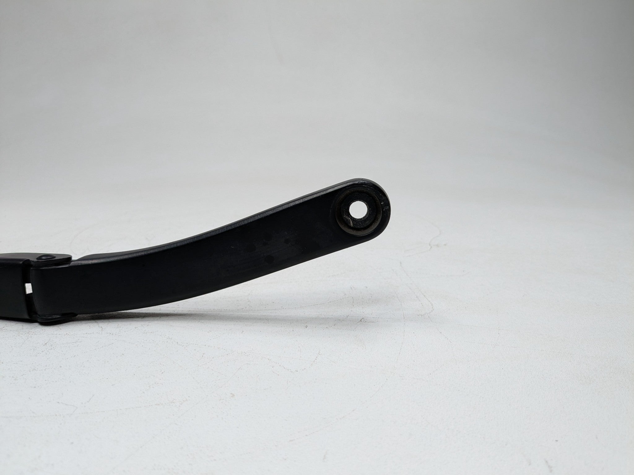 2008 - 2011 OEM AUDI A4 FRONT RIGHT PASSENGER SIDE WINDSHIELD WIPER ARM
