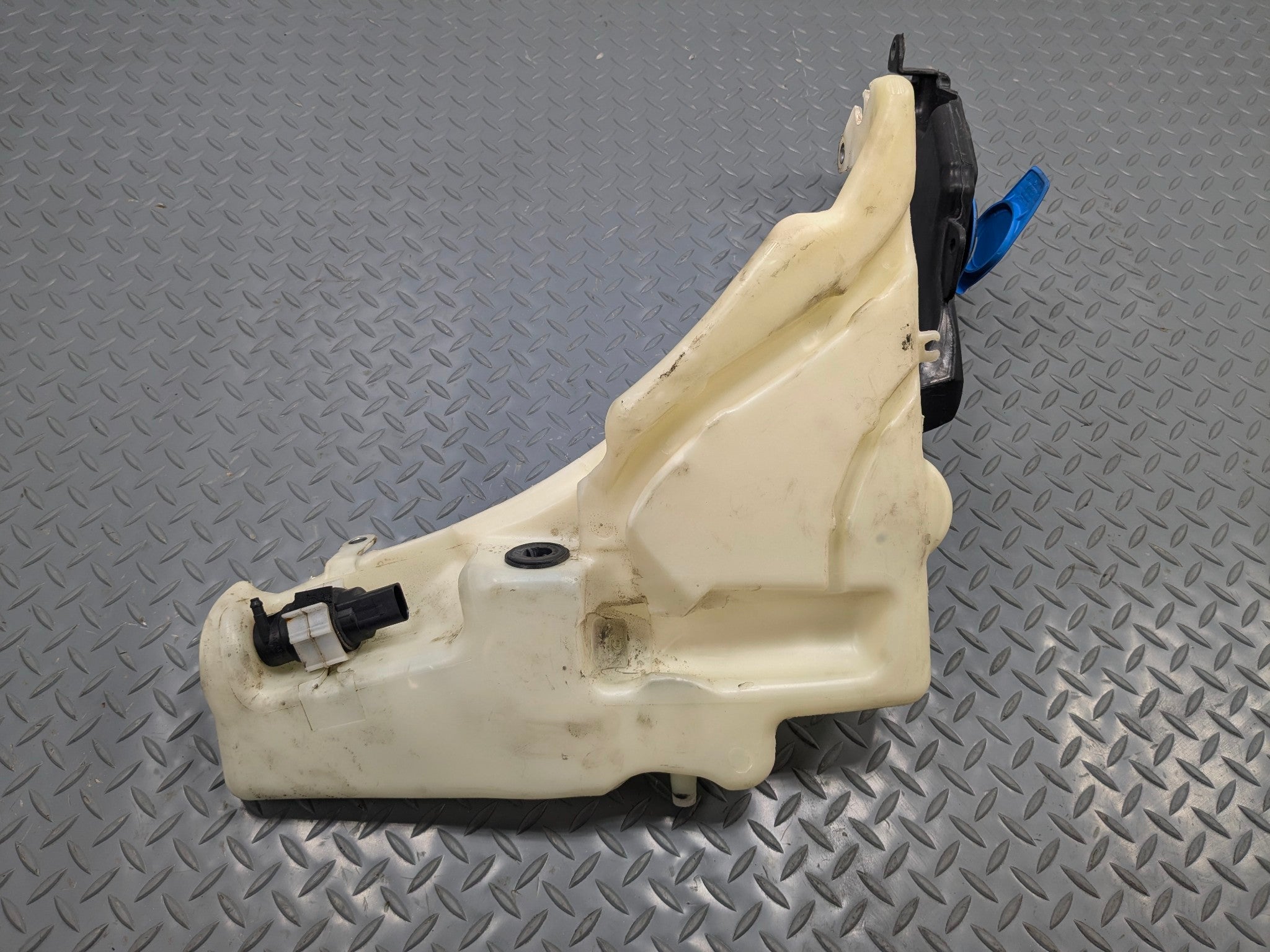 2008 - 2011 OEM AUDI A4 WINDSHIELD WASHER BOTTLE RESERVOIR TANK