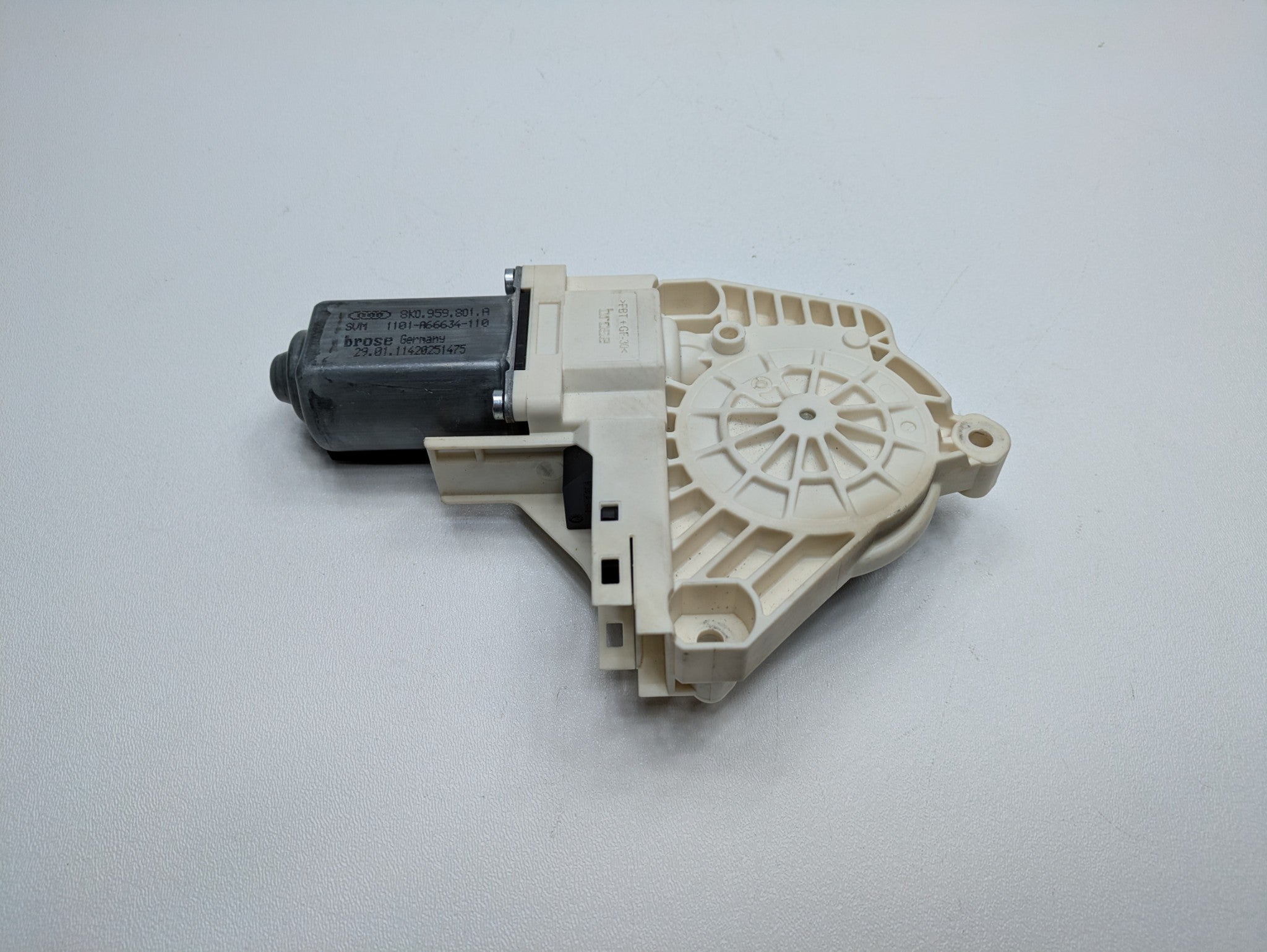 2008 - 2011 OEM AUDI A4 FRONT LEFT DRIVER SIDE DOOR POWER WINDOW MOTOR