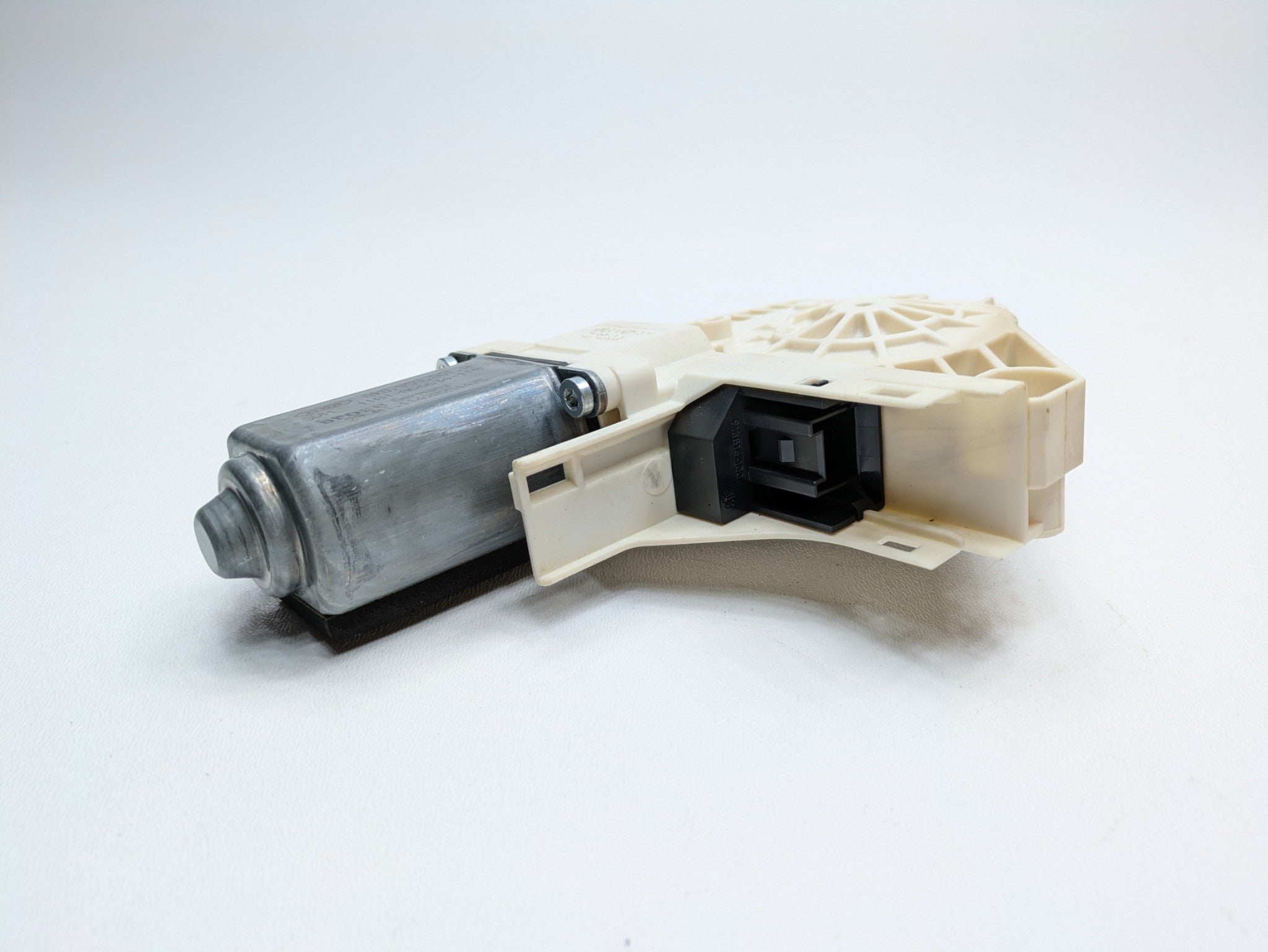 2008 - 2011 OEM AUDI A4 FRONT LEFT DRIVER SIDE DOOR POWER WINDOW MOTOR