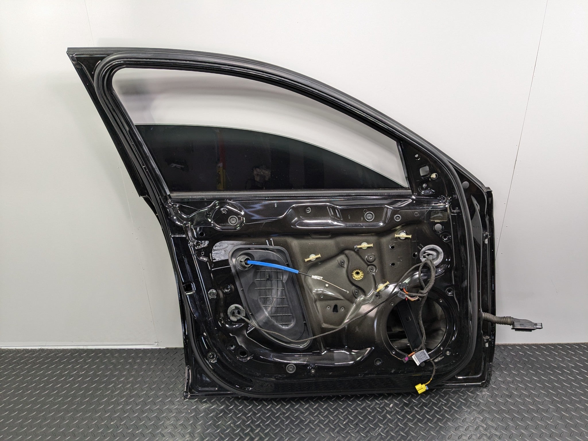 2008 - 2011 OEM AUDI A4 FRONT LEFT DRIVER SIDE DOOR SHELL PANEL ASSEMBLY
