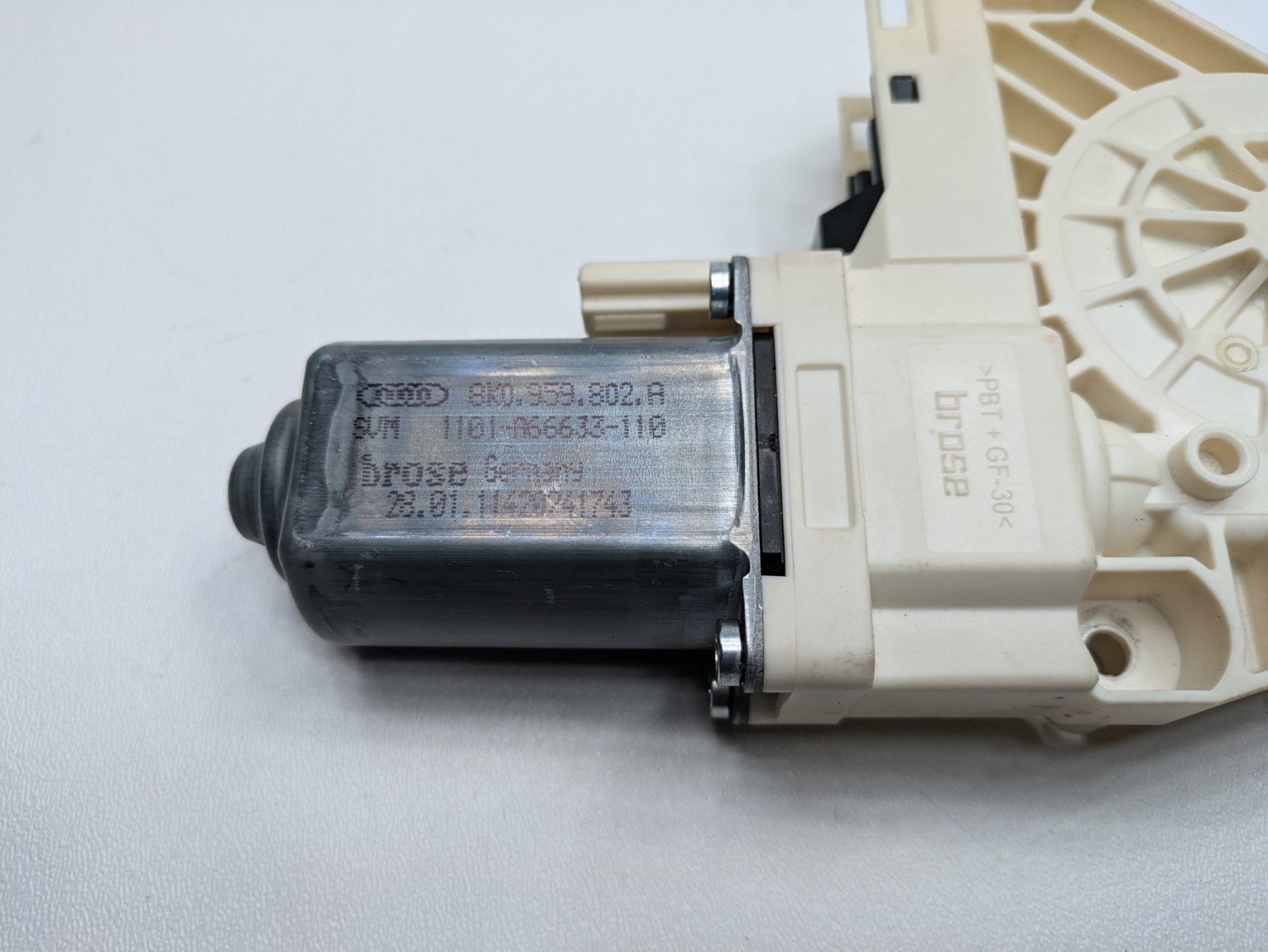 2008 - 2011 OEM AUDI A4 FRONT RIGHT PASSENGER SIDE DOOR POWER WINDOW MOTOR