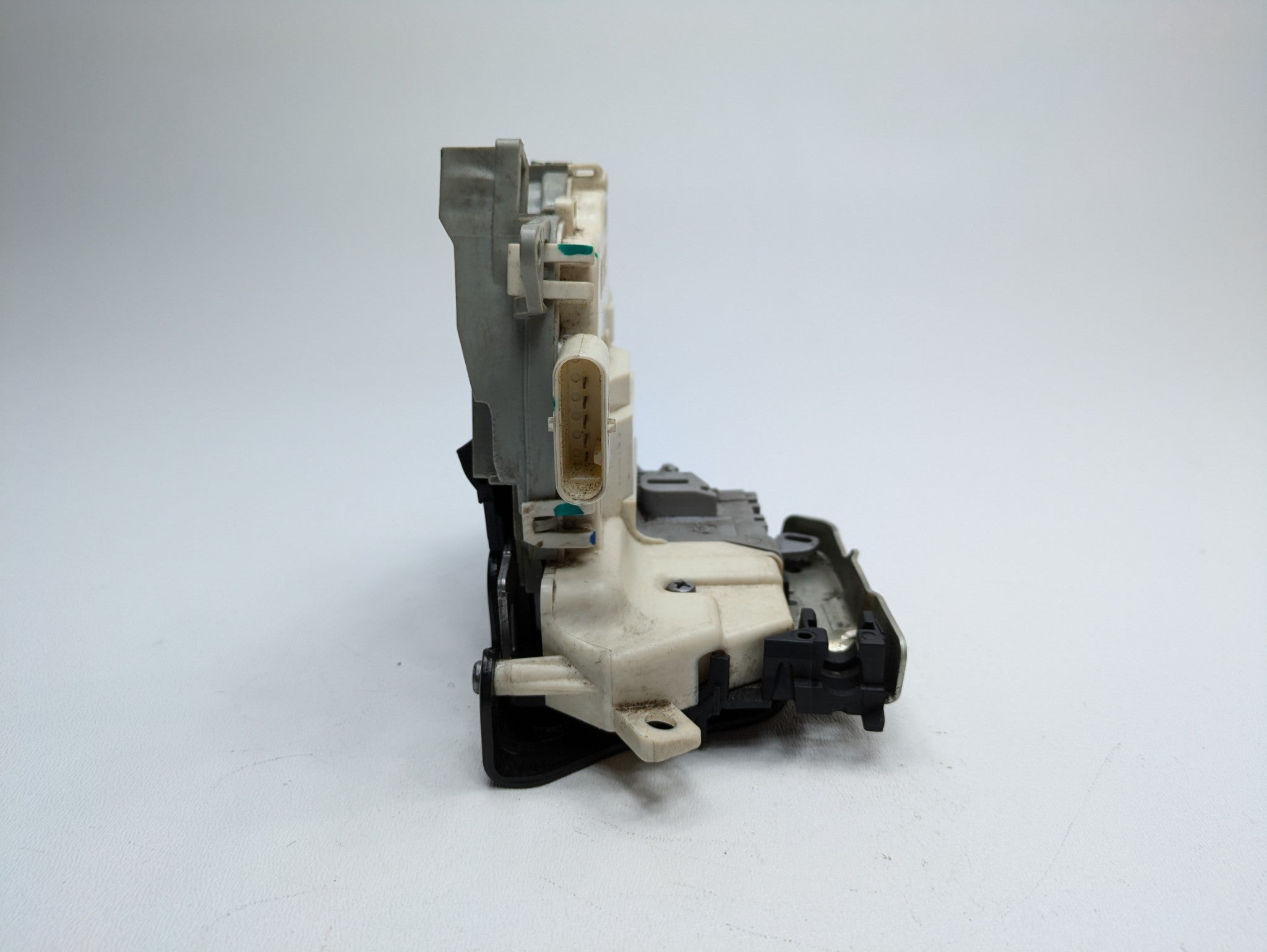 2008 - 2011 OEM AUDI A4 REAR LEFT DRIVER SIDE DOOR LATCH LOCK ACTUATOR
