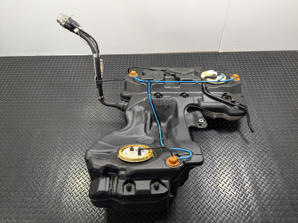 2008 - 2011 OEM AUDI A4 FUEL GAS TANK RESERVOIR ASSEMBLY