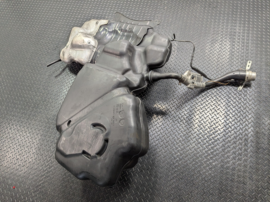 2008 - 2011 OEM AUDI A4 FUEL GAS TANK RESERVOIR ASSEMBLY