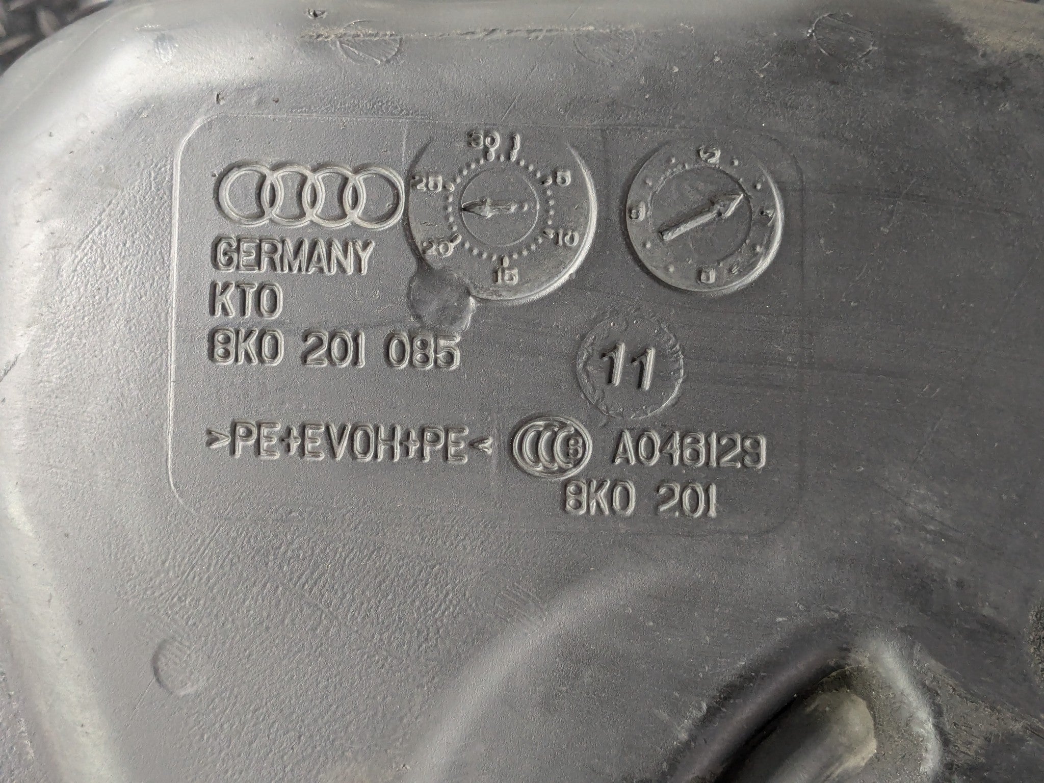 2008 - 2011 OEM AUDI A4 FUEL GAS TANK RESERVOIR ASSEMBLY